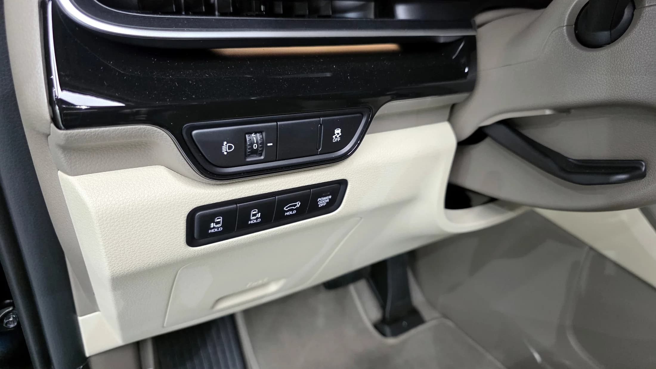 Kia Carnival Gasoline 9-Seater Signature, 2024 г. 502 км. — фото 15