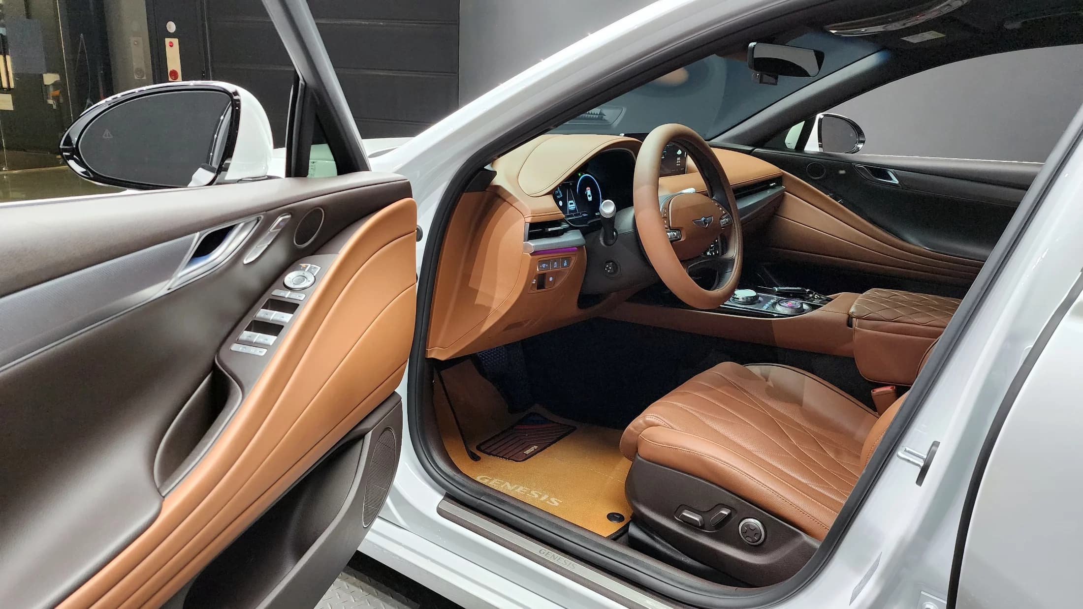 Genesis G80 Gasoline 2.5 Turbo AWD, 2023 г. 18034 км. — фото 11