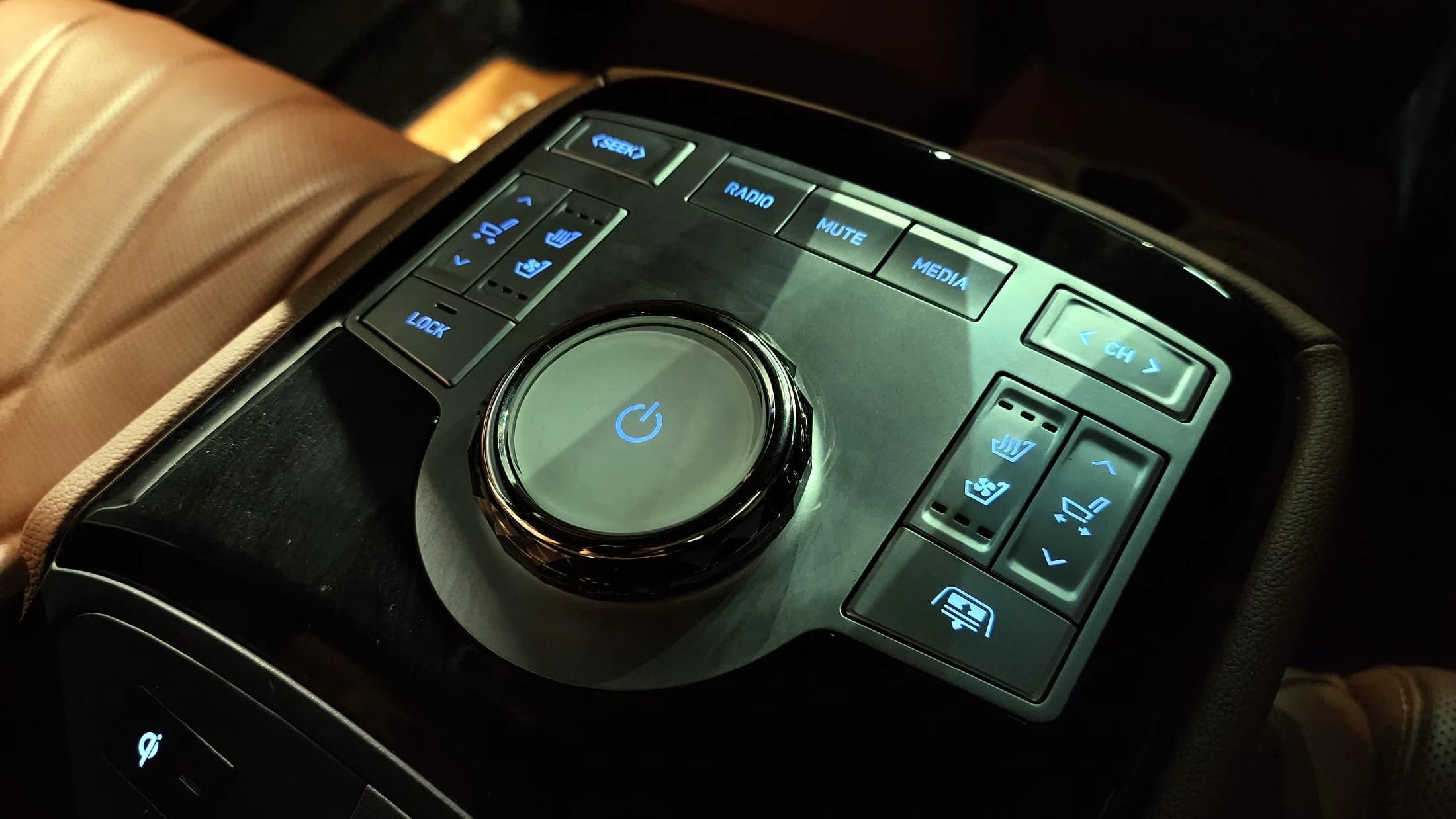 Genesis G80 Gasoline 2.5 Turbo AWD, 2023 г. 18034 км. — фото 17