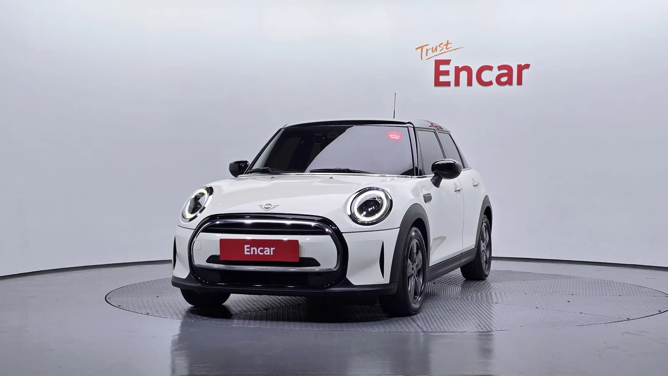 MINI Cooper 5Door Classic Third Generation, 2021 г. 61569 км. — фото 3