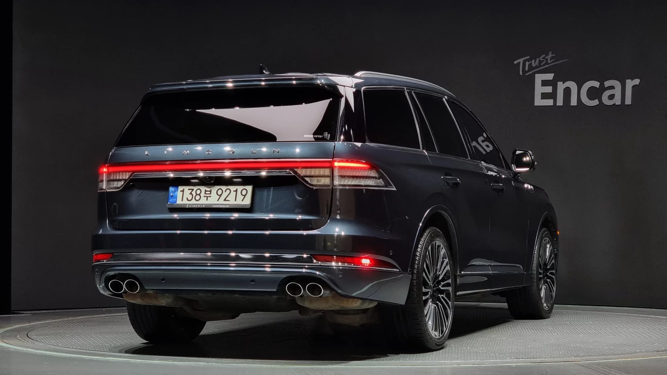 Lincoln AVIATOR 3.0 Black Label AWD, 2022 г. 96362 км. — фото 2