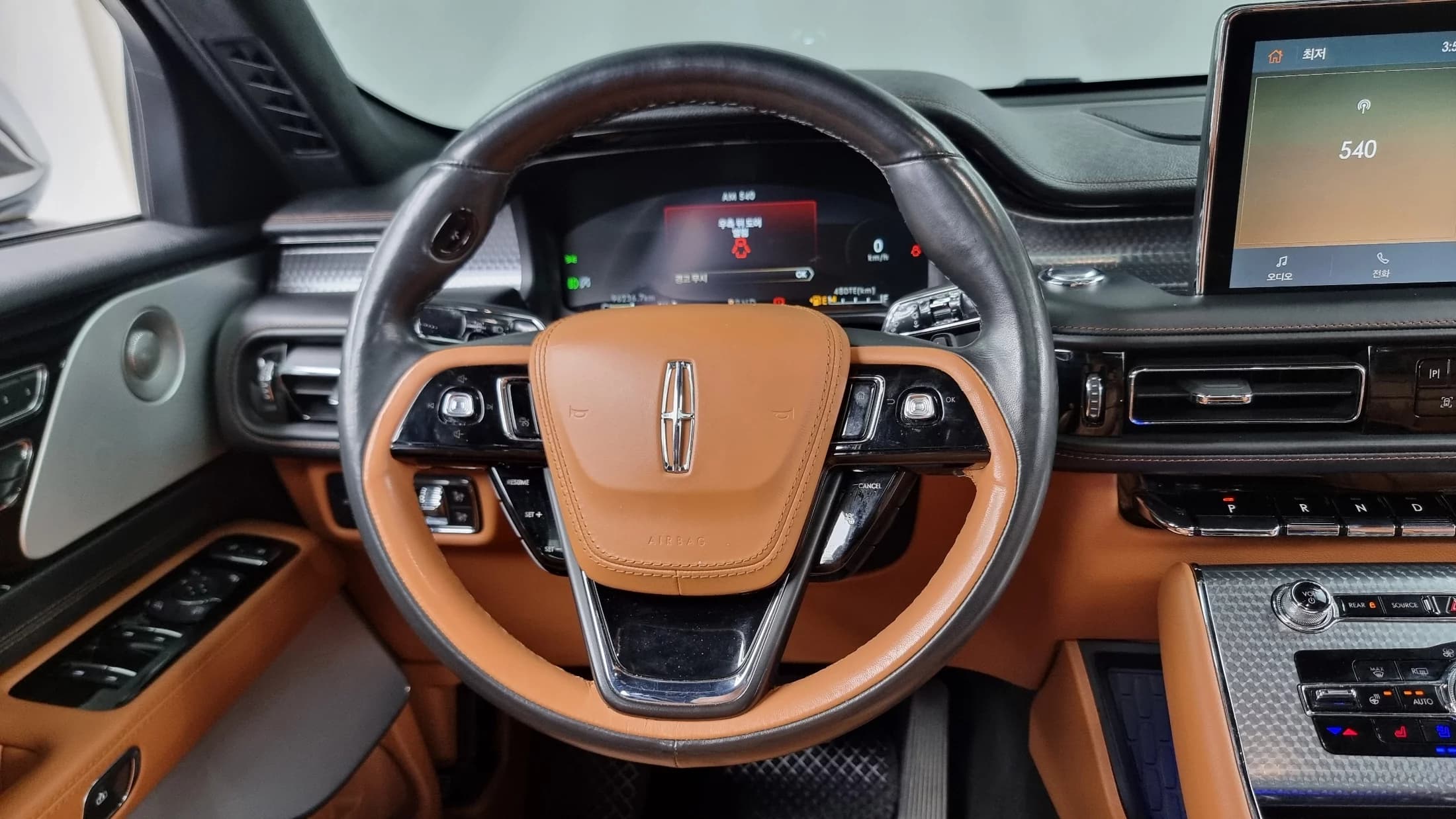 Lincoln AVIATOR 3.0 Black Label AWD, 2022 г. 96362 км. — фото 13