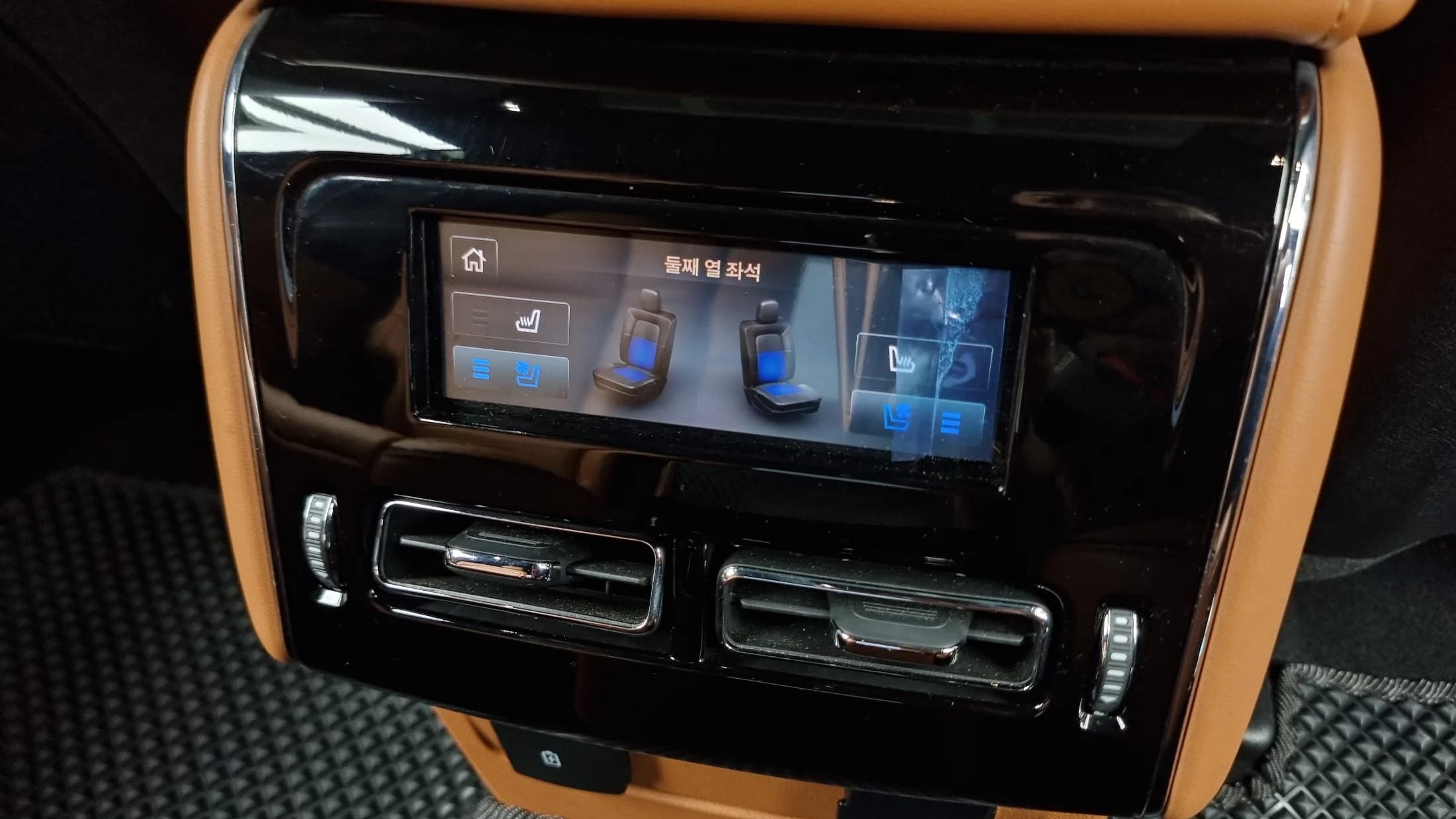 Lincoln AVIATOR 3.0 Black Label AWD, 2022 г. 96362 км. — фото 19