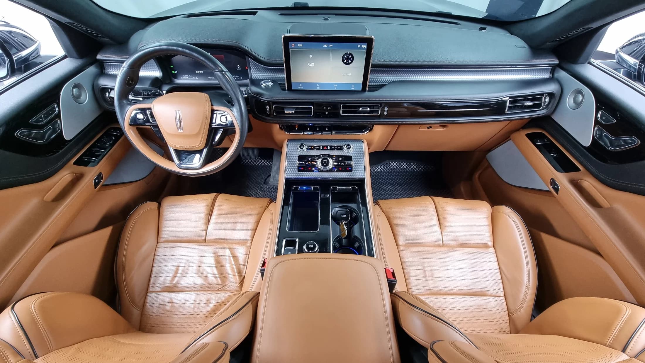 Lincoln AVIATOR 3.0 Black Label AWD, 2022 г. 96362 км. — фото 7