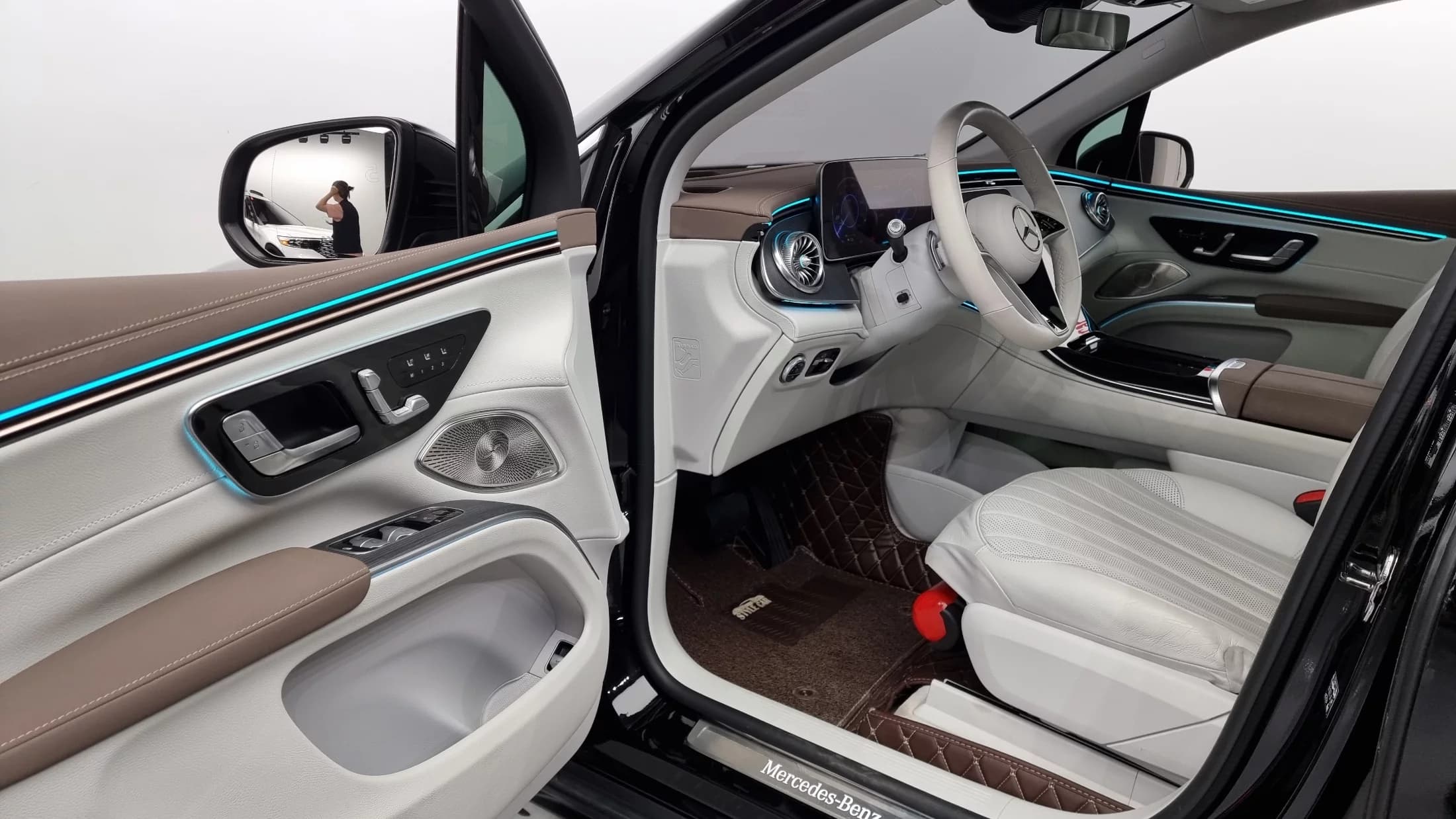 Mercedes-Benz EQS EQS450 4MATIC, электромобиль, 2023 г. 31649 км. — фото 10