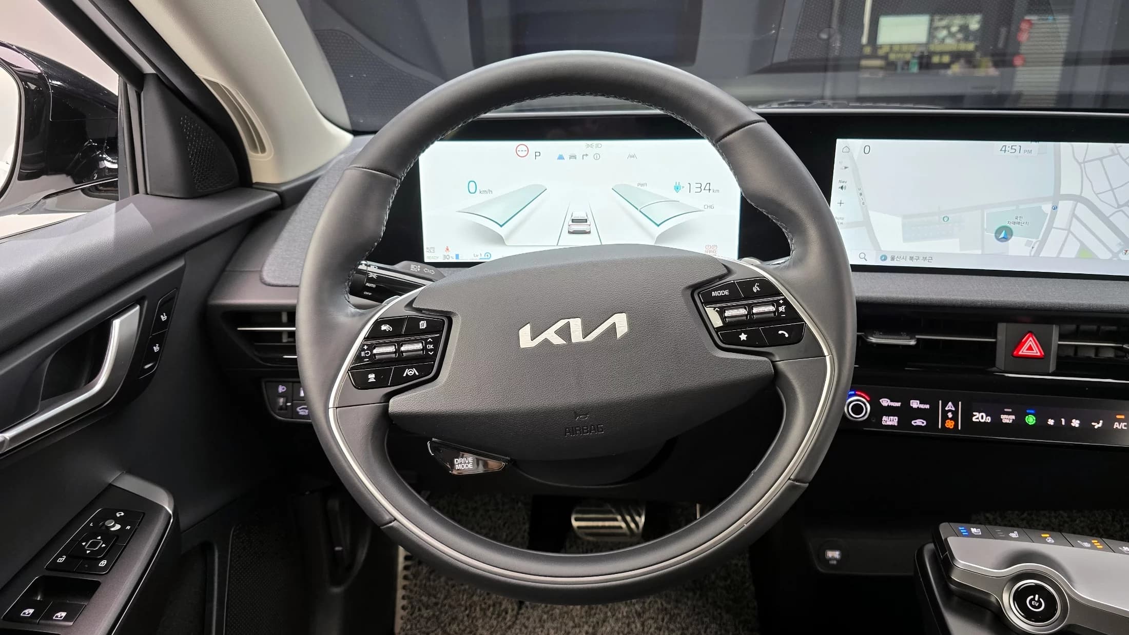 Kia EV6 Long Range Air, электромобиль, 2024 г. 33212 км. — фото 13