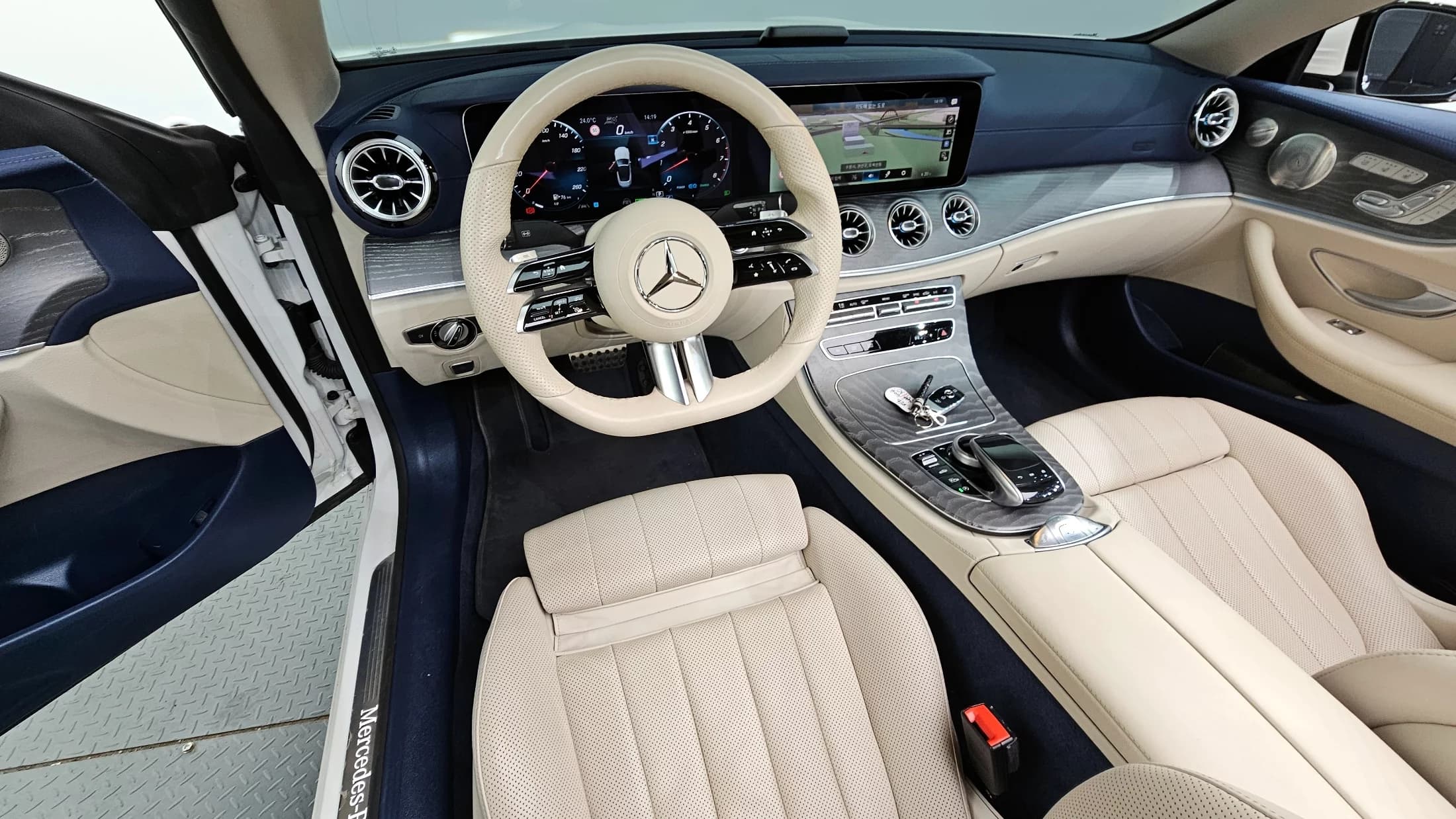 Mercedes-Benz E-Class E450 4MATIC Cabriolet, 2022 г. 28900 км. — фото 7