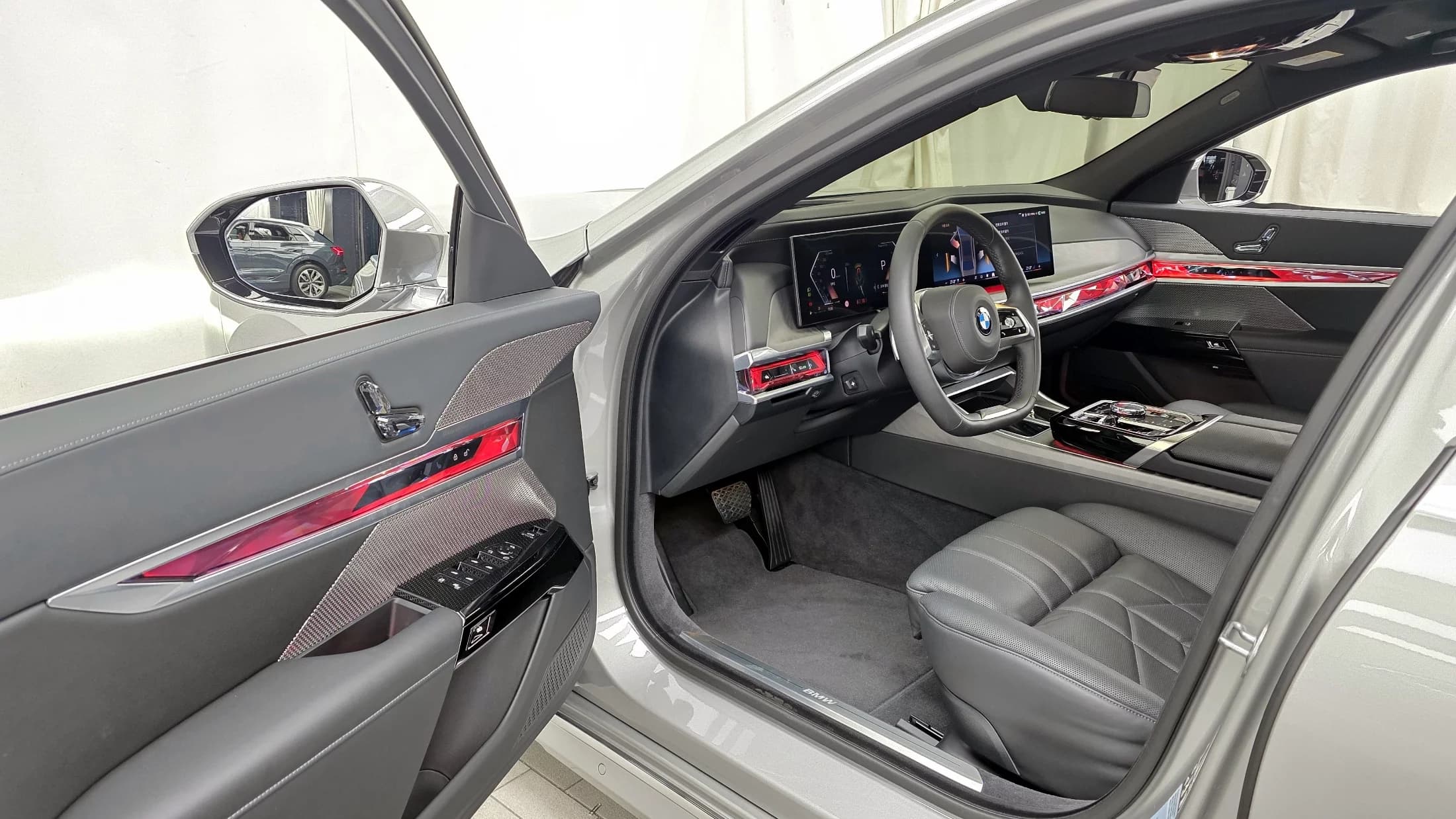 BMW 7-Series 740i xDrive Classic Silver Edition, 2024 г. 5188 км. — фото 10