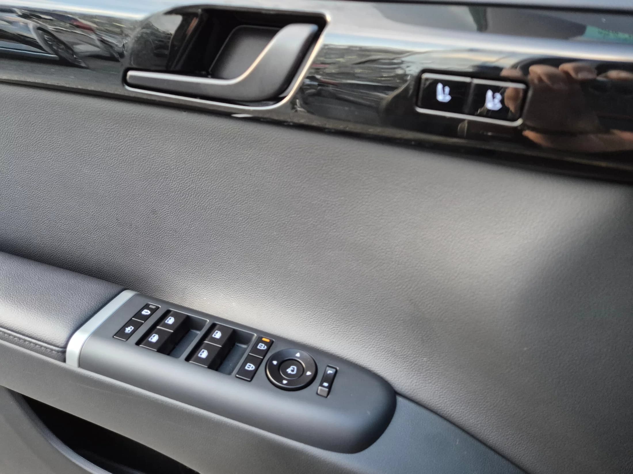 Hyundai Grandeur 3.5 Gasoline 2WD Exclusive, 2024 г. 5770 км. — фото 16