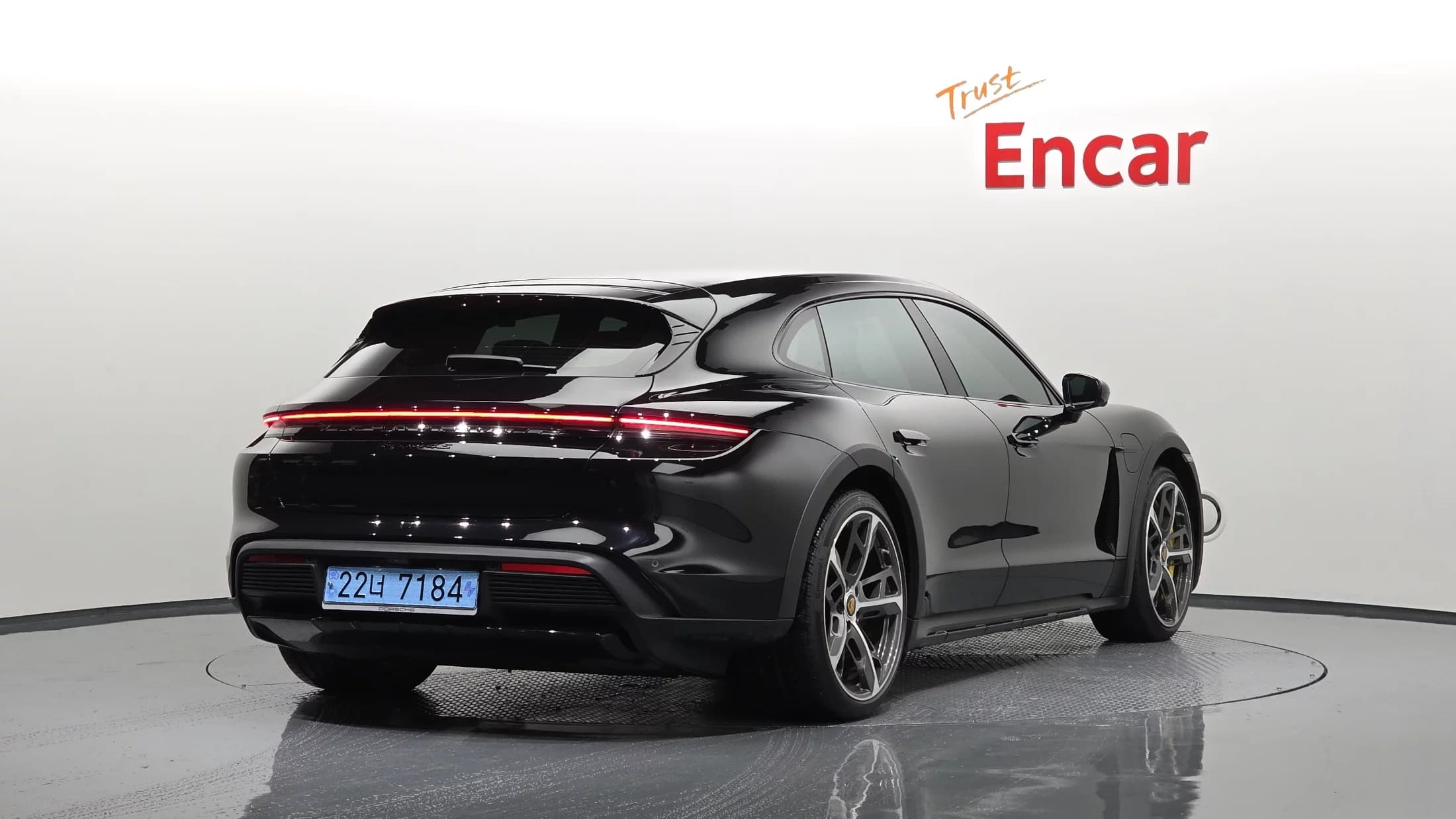 Porsche TAYCAN 4S Cross Turismo, электромобиль, 2023 г. 10327 км. — фото 2