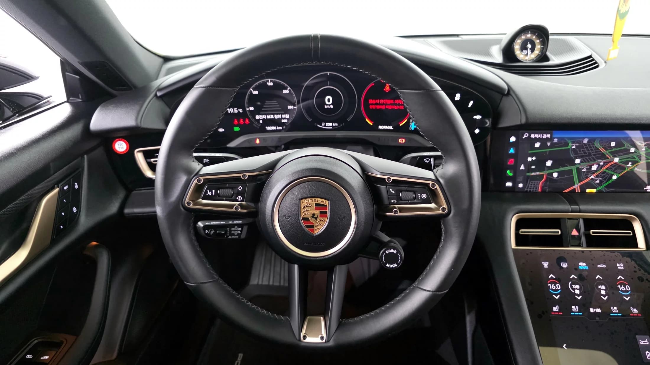 Porsche TAYCAN 4S Cross Turismo, электромобиль, 2023 г. 10327 км. — фото 13