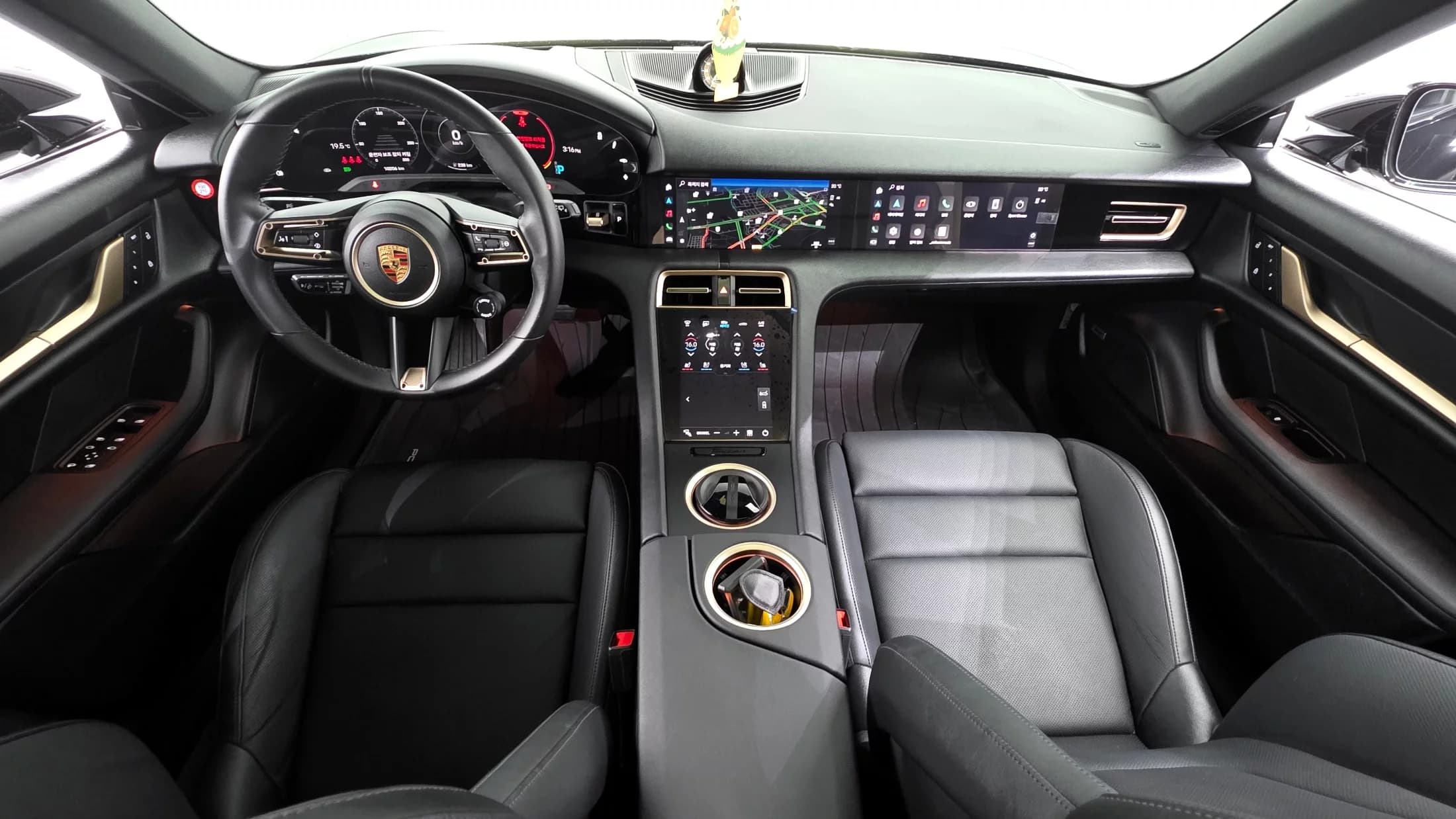Porsche TAYCAN 4S Cross Turismo, электромобиль, 2023 г. 10327 км. — фото 7