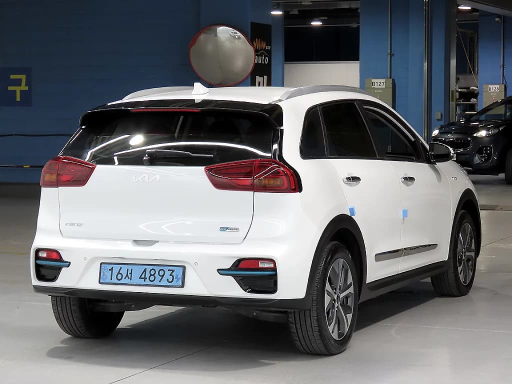 Kia Niro Noblesse, электромобиль, 2021 г. 37851 км. — фото 4