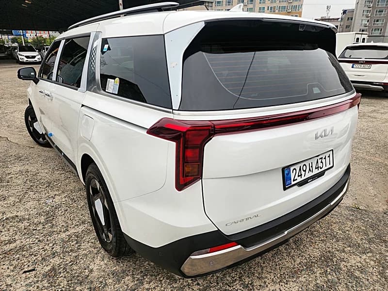 Kia Carnival HEV 9seater Signature, гибрид, 2025 г. 233 км. — фото 15