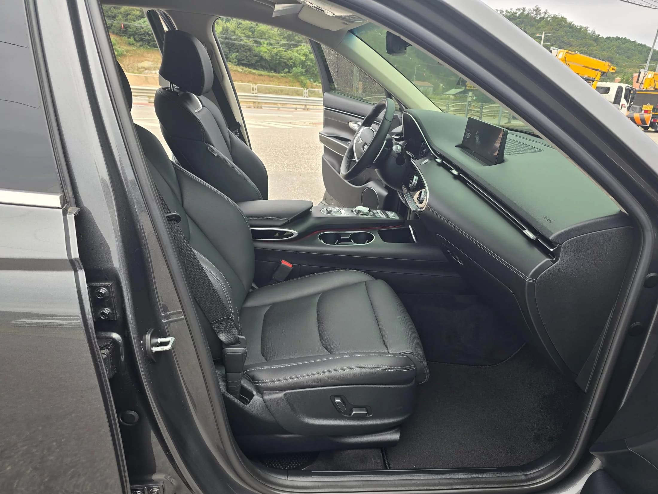 Genesis GV70 2.5T Gasoline AWD, 2021 г. 47790 км. — фото 11