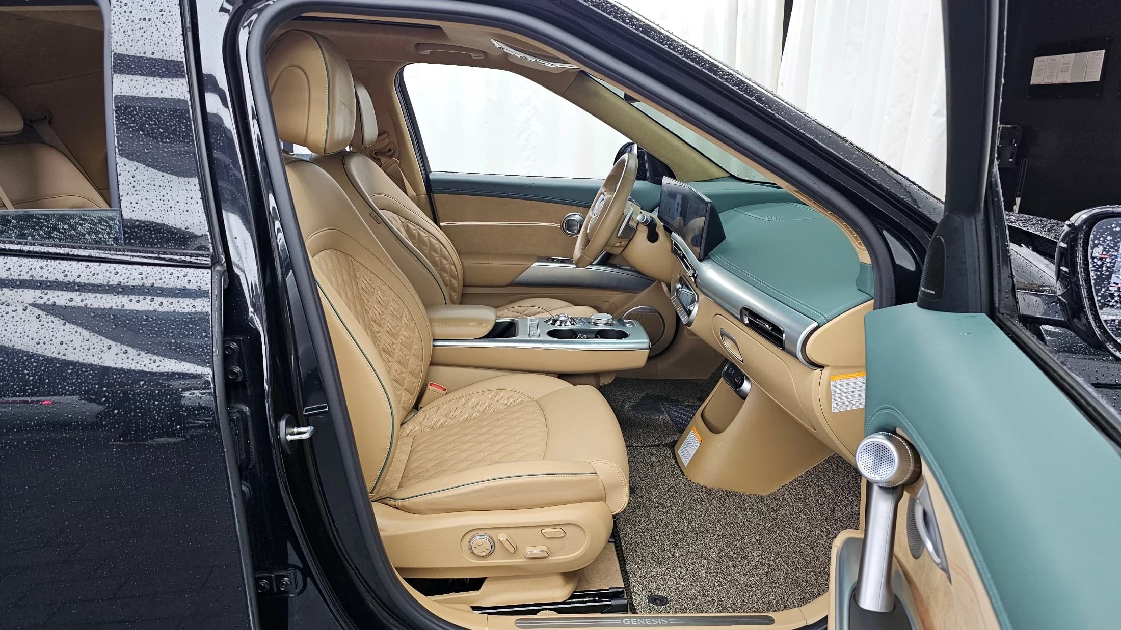 Genesis GV60 Standard AWD, электромобиль, 2022 г. 96764 км. — фото 11