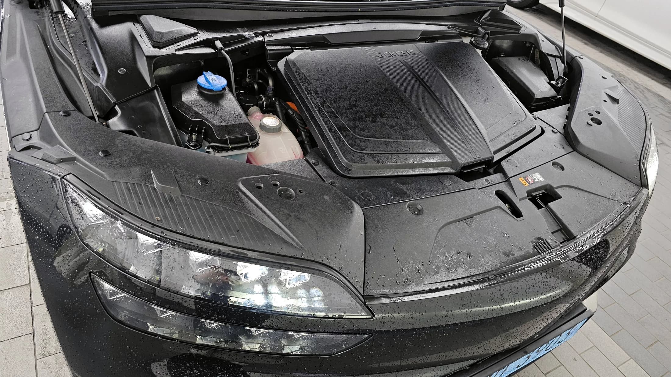 Genesis GV60 Standard AWD, электромобиль, 2022 г. 96764 км. — фото 6