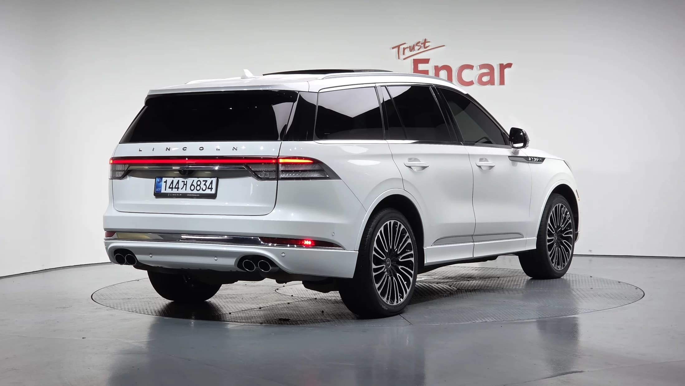 Lincoln AVIATOR 3.0 Black Label AWD, 2021 г. 66567 км. — фото 2