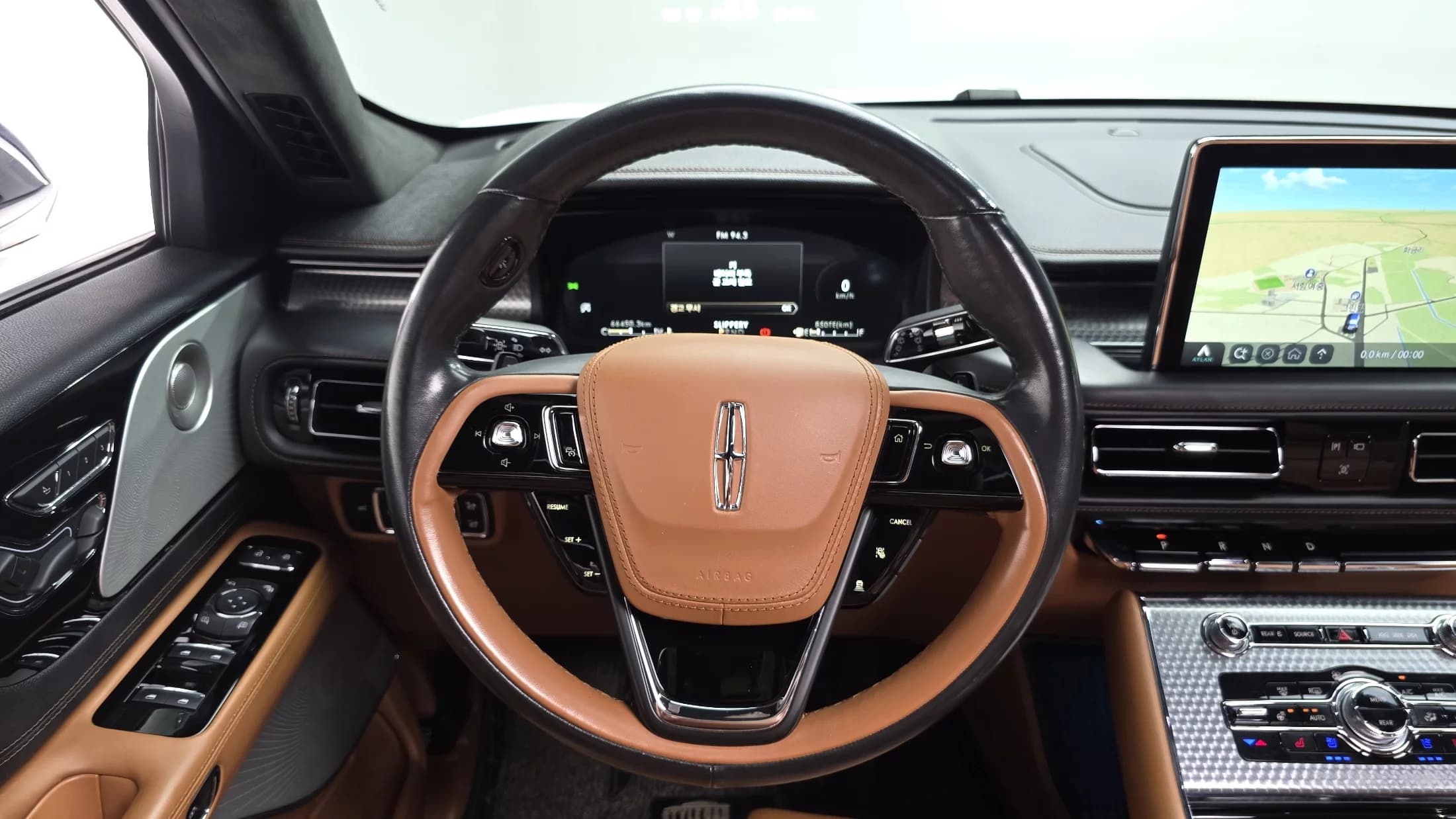 Lincoln AVIATOR 3.0 Black Label AWD, 2021 г. 66567 км. — фото 13