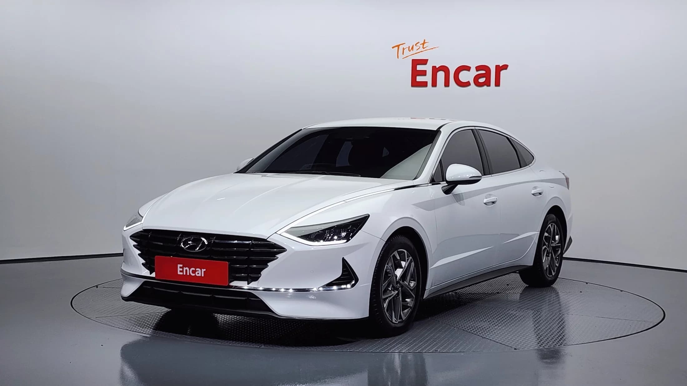 Hyundai Sonata 2.0 Premium Family, 2021 г. 49375 км. — фото 2