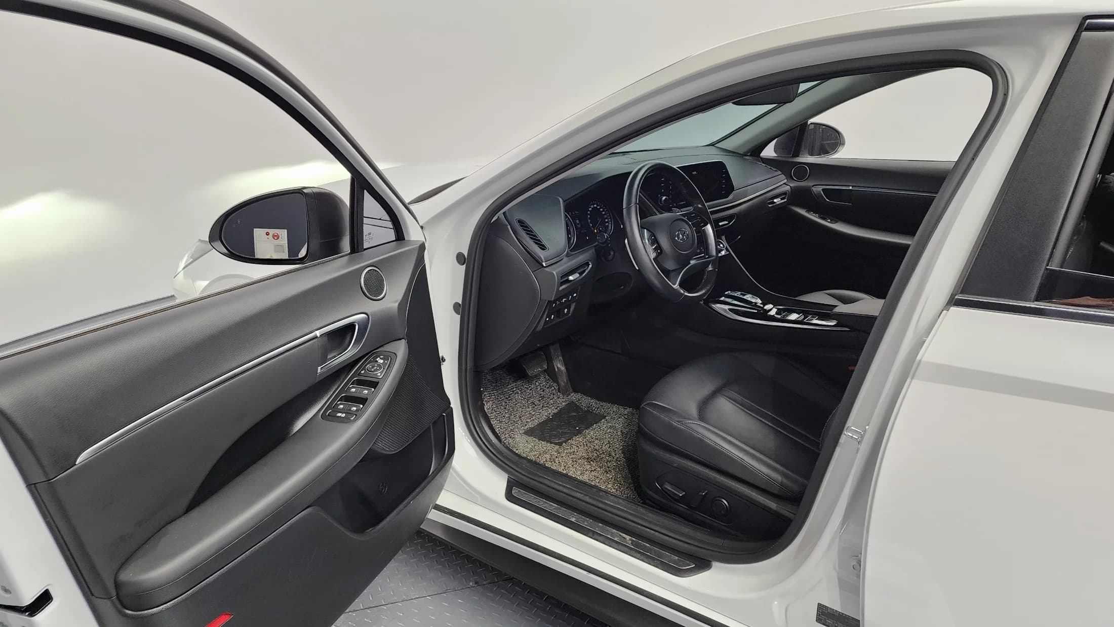Hyundai Sonata 2.0 Premium Family, 2021 г. 49375 км. — фото 20