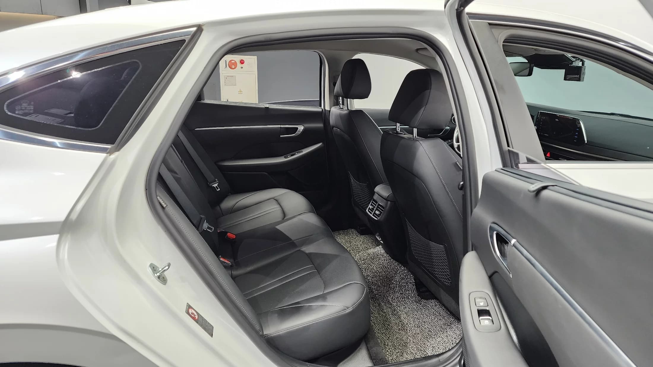 Hyundai Sonata 2.0 Premium Family, 2021 г. 49375 км. — фото 23