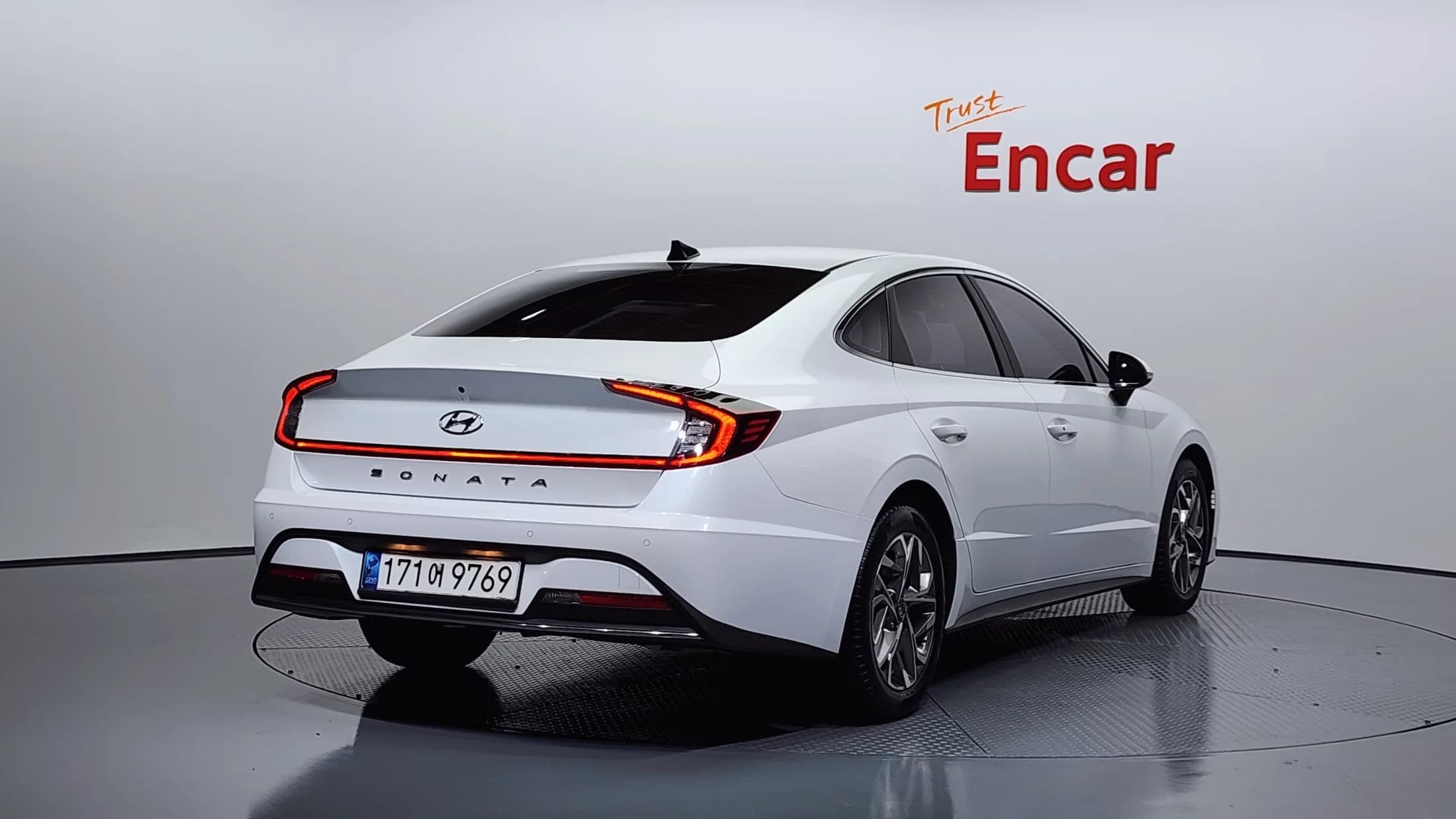 Hyundai Sonata 2.0 Premium Family, 2021 г. 49375 км. — фото 4