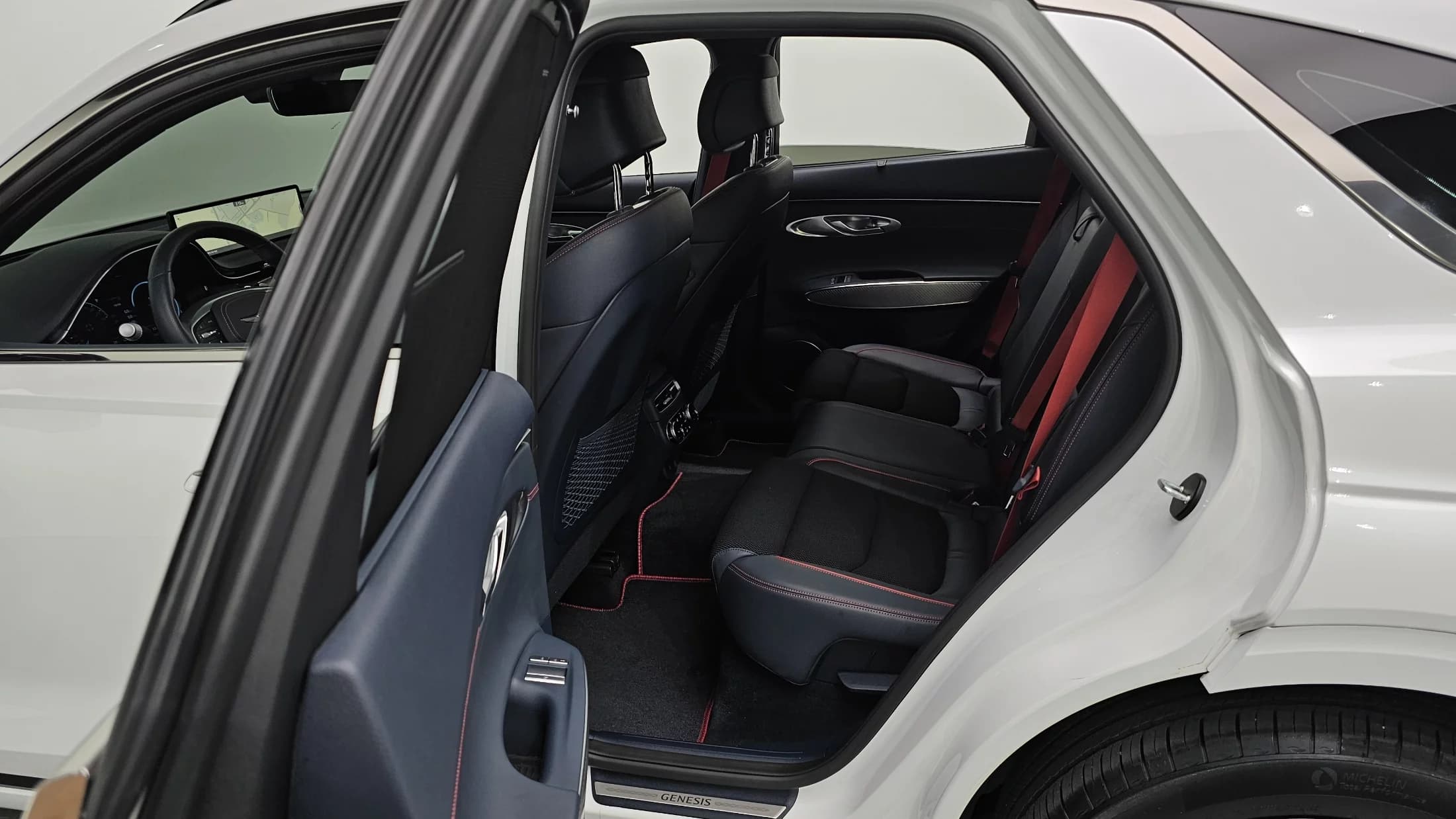Genesis GV70 2.5T Gasoline AWD, 2023 г. 34261 км. — фото 18