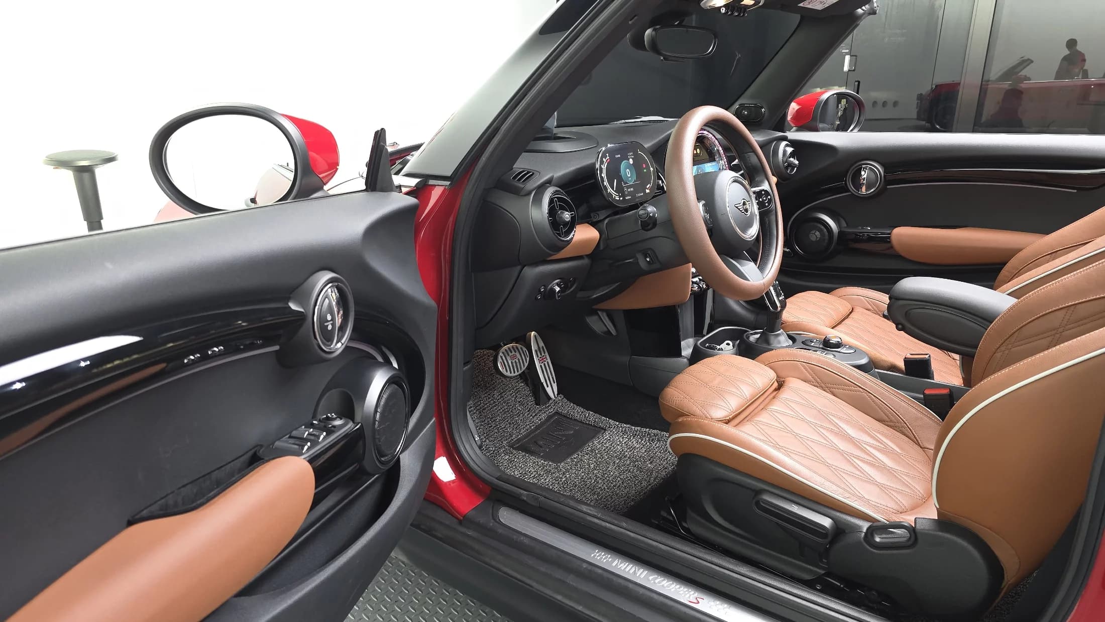 MINI Cooper Convertible Classic Launch Pack Third Generation, 2021 г. 32258 км. — фото 10