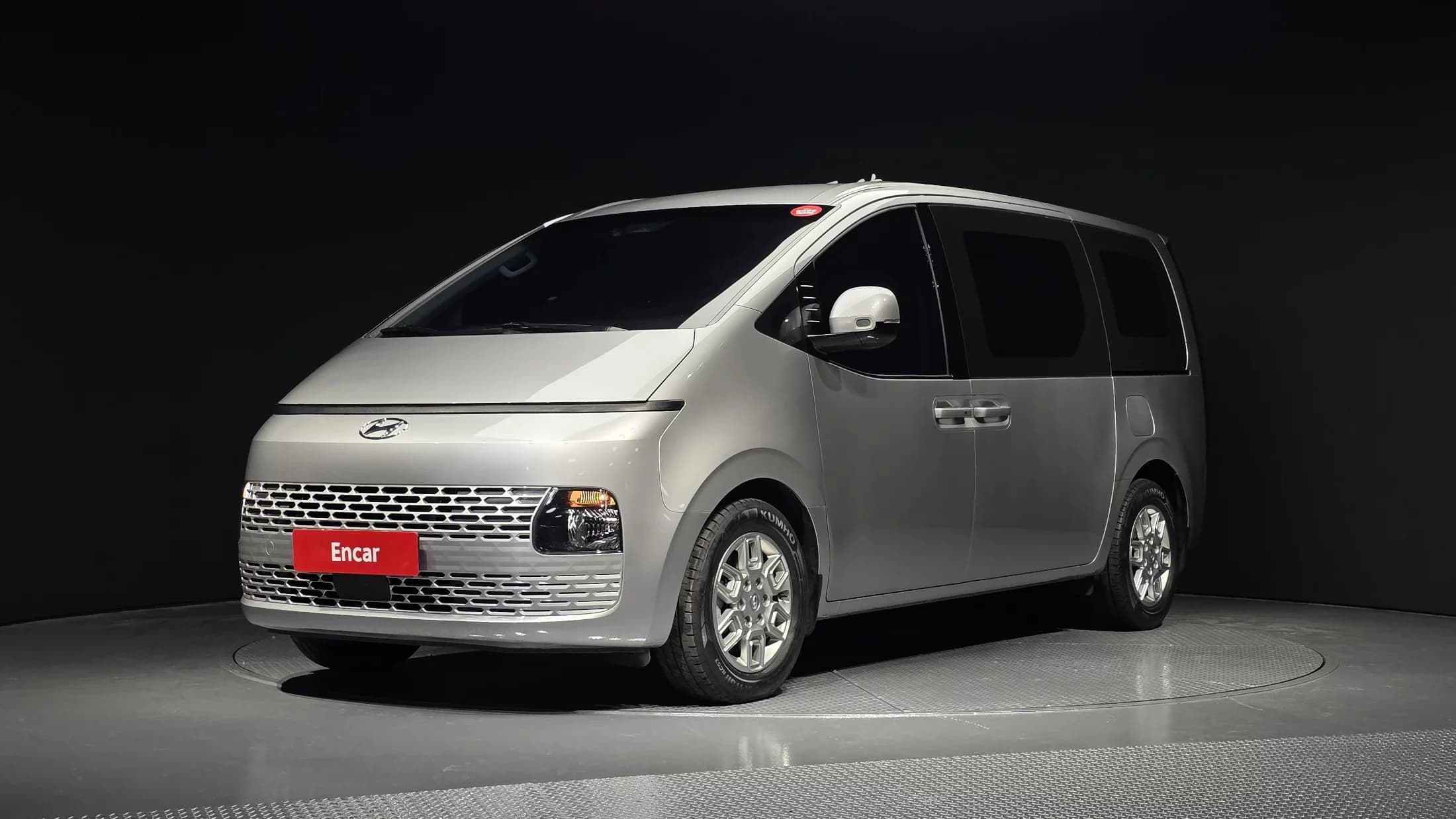 Hyundai Staria Cargo 3-Seater Modern, 2023 г. 121752 км.