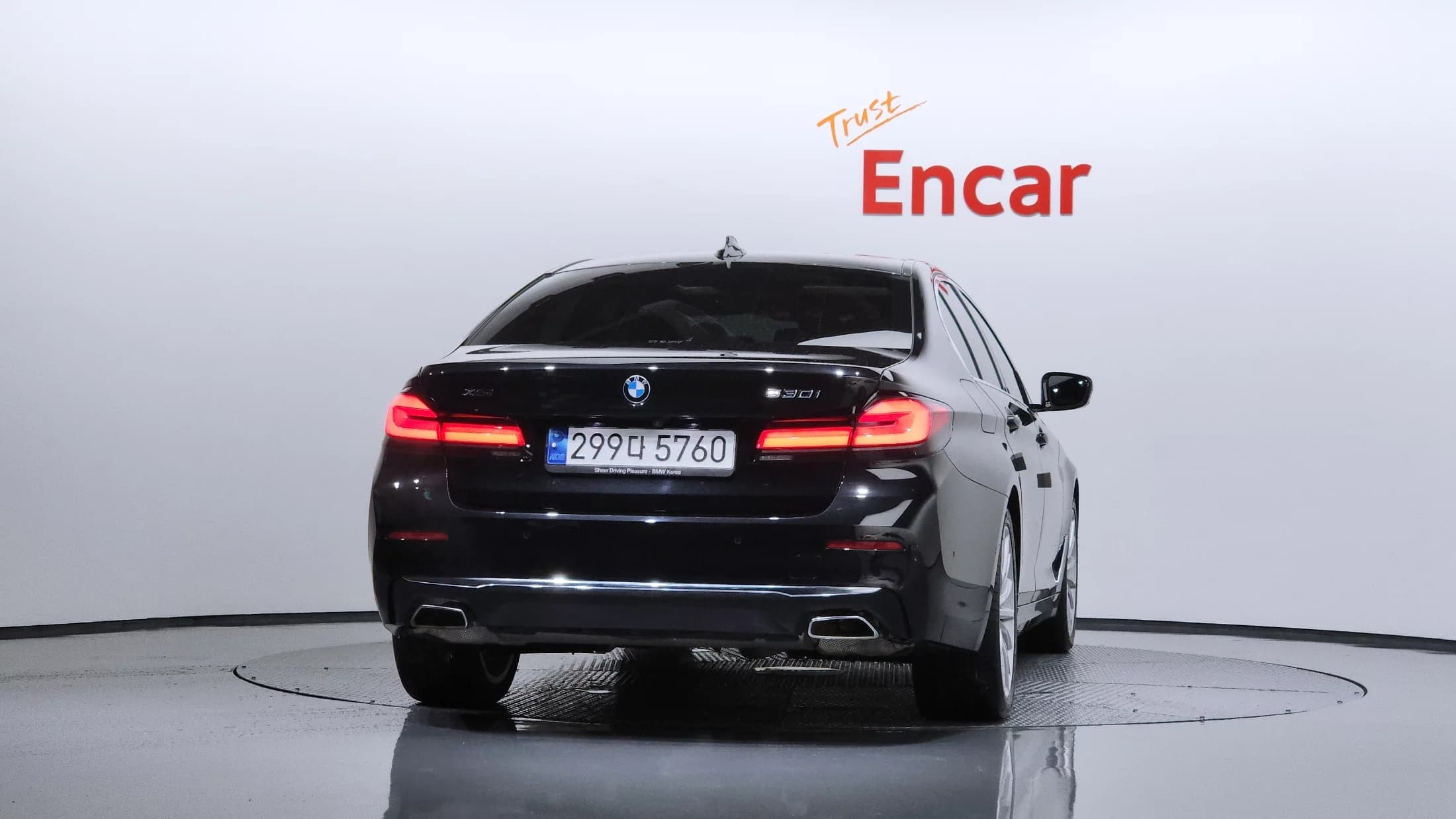BMW 5-Series 530i xDrive Luxury, 2023 г. 49076 км. — фото 4