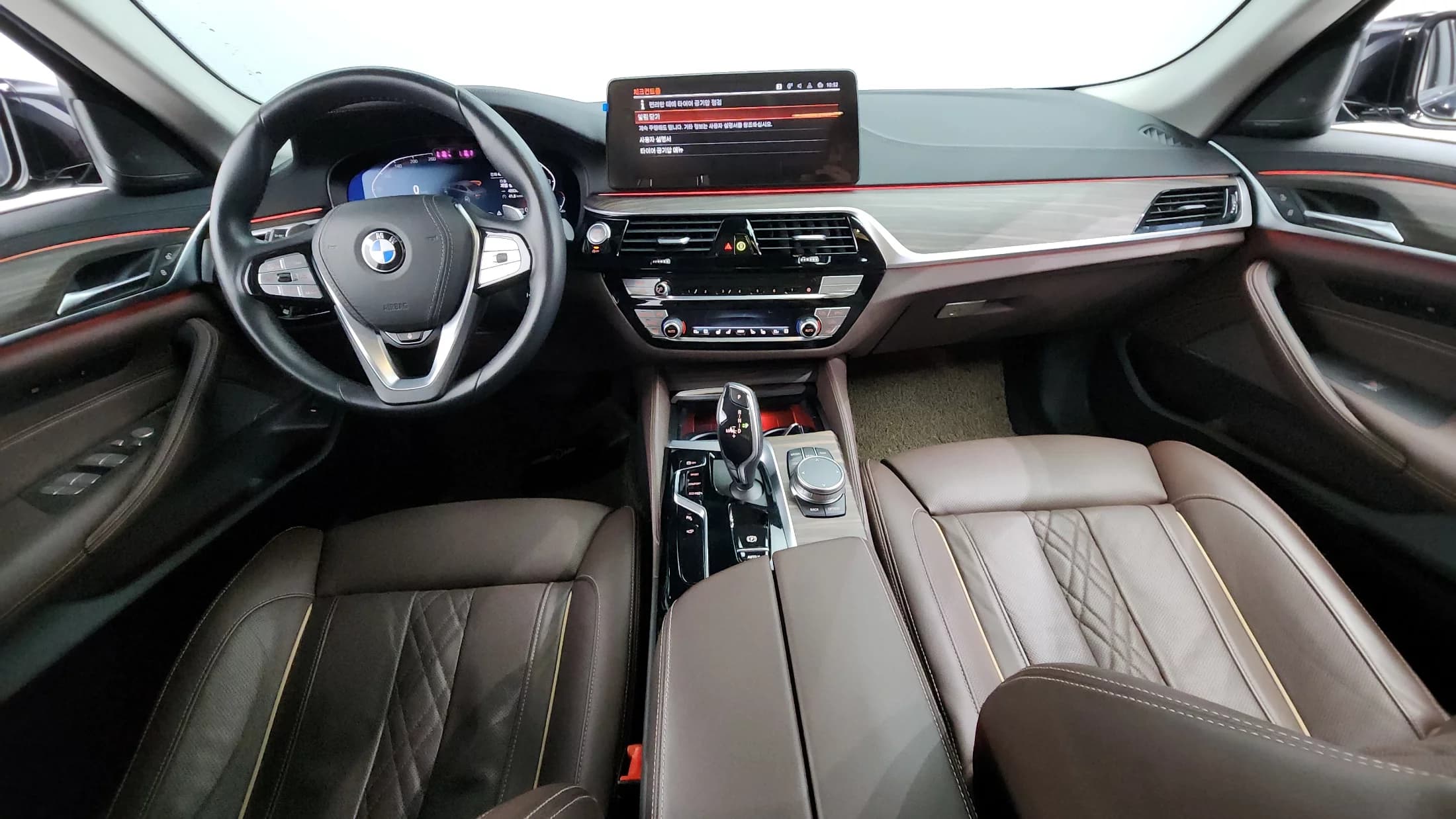 BMW 5-Series 530i xDrive Luxury, 2023 г. 49076 км. — фото 7