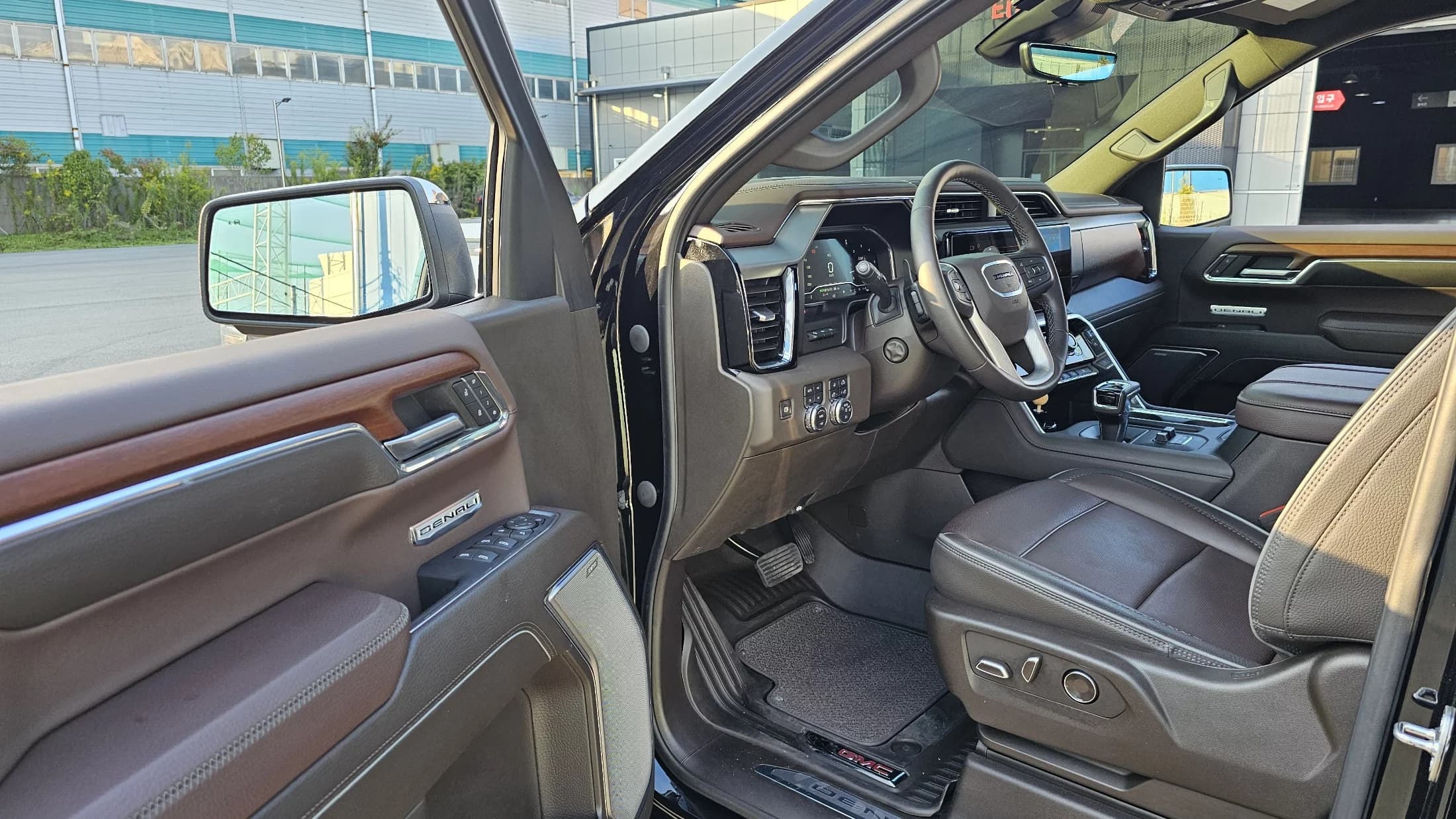 GMC SIERRA Denali-X, 2023 г. 13527 км. — фото 11