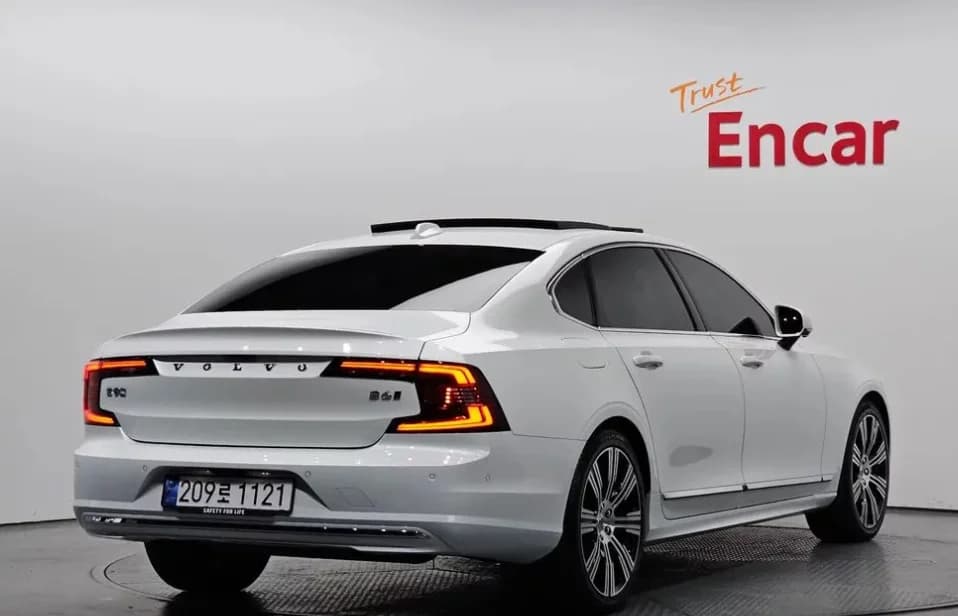 Volvo S90 B6 AWD Ultimate Bright, 2024 г. 11747 км. — фото 2