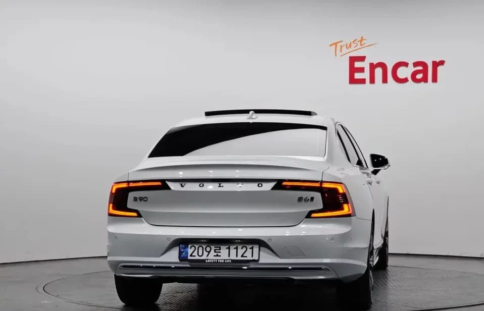 Volvo S90 B6 AWD Ultimate Bright, 2024 г. 11747 км. — фото 4