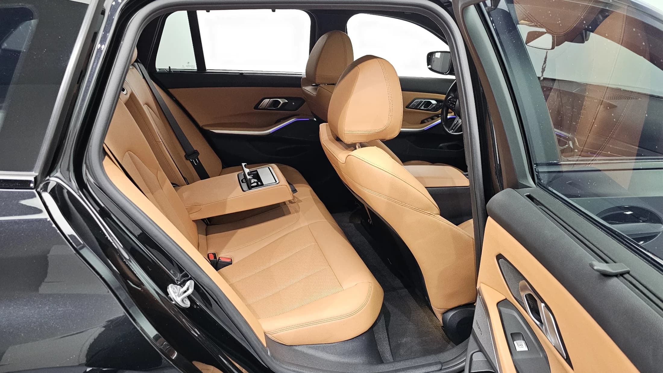 BMW 3-Series 320i Touring M Sports, 2024 г. 27494 км. — фото 12