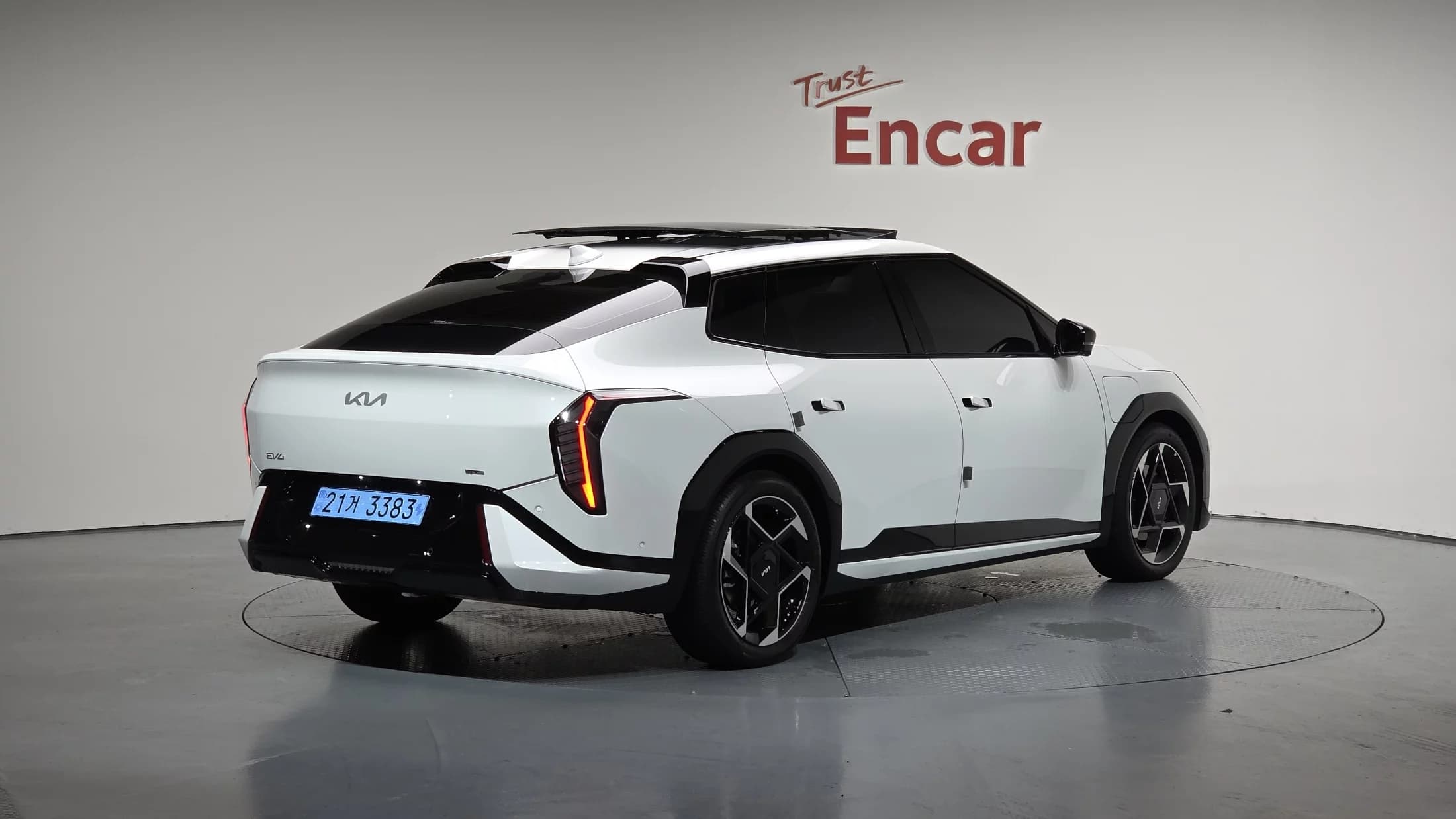 Kia EV4 Long Range 2WD GT-LIne, электромобиль, 2025 г. 1710 км. — фото 2
