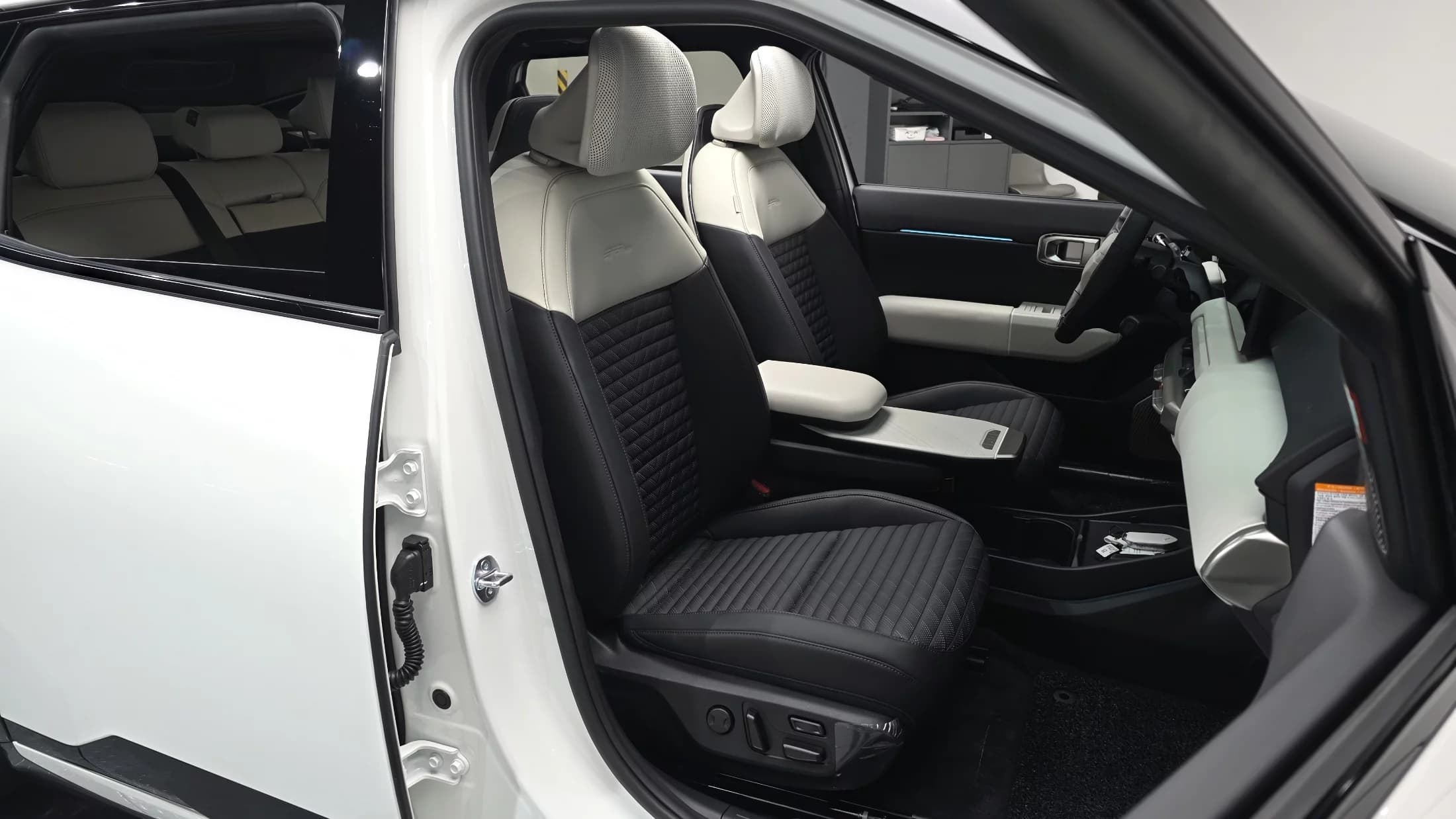 Kia EV4 Long Range 2WD GT-LIne, электромобиль, 2025 г. 1710 км. — фото 10