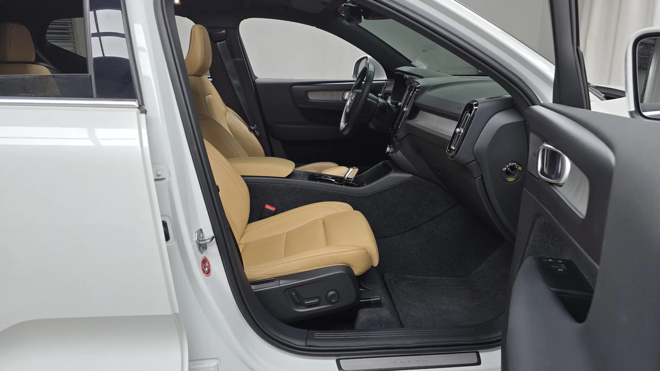 Volvo XC40 B4 Inscription, 2021 г. 29482 км. — фото 11