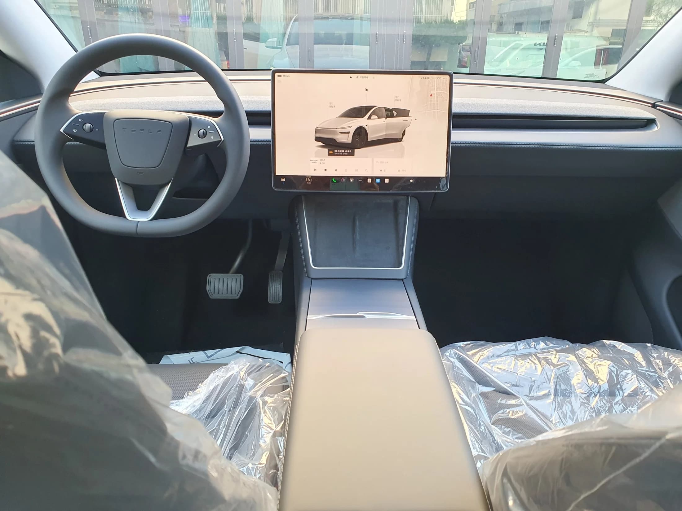 Tesla Model Y RWD, электромобиль, 2025 г. — фото 6