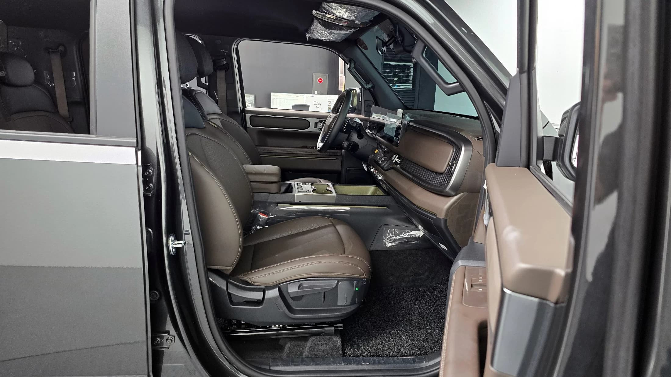 Kia Tasman 2.5T Gasoline 4WD Adventure, 2025 г. 5475 км. — фото 10