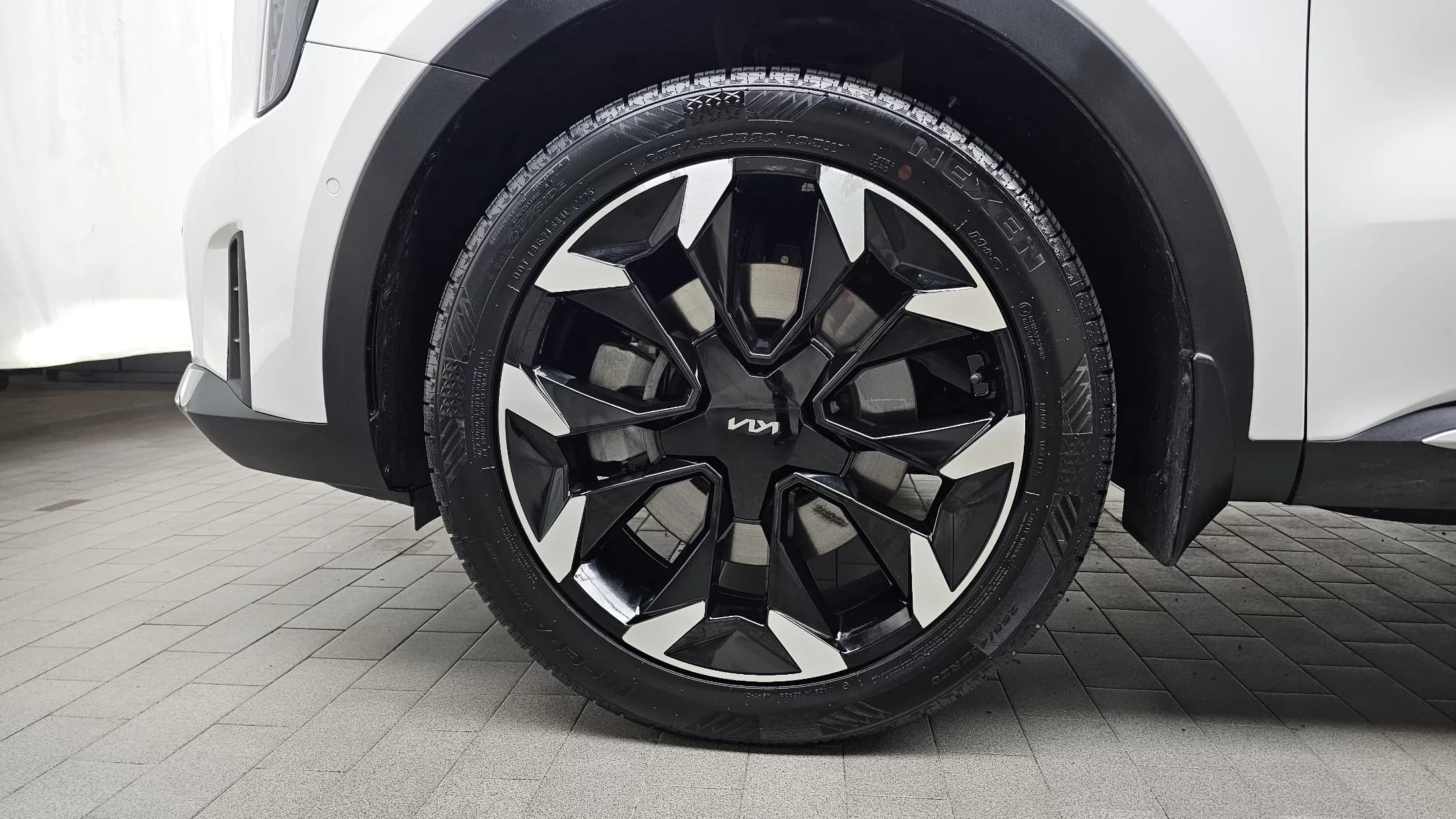 Kia Sorento Gasoline 2.5T 2WD Signature, 2024 г. 49074 км. — фото 5