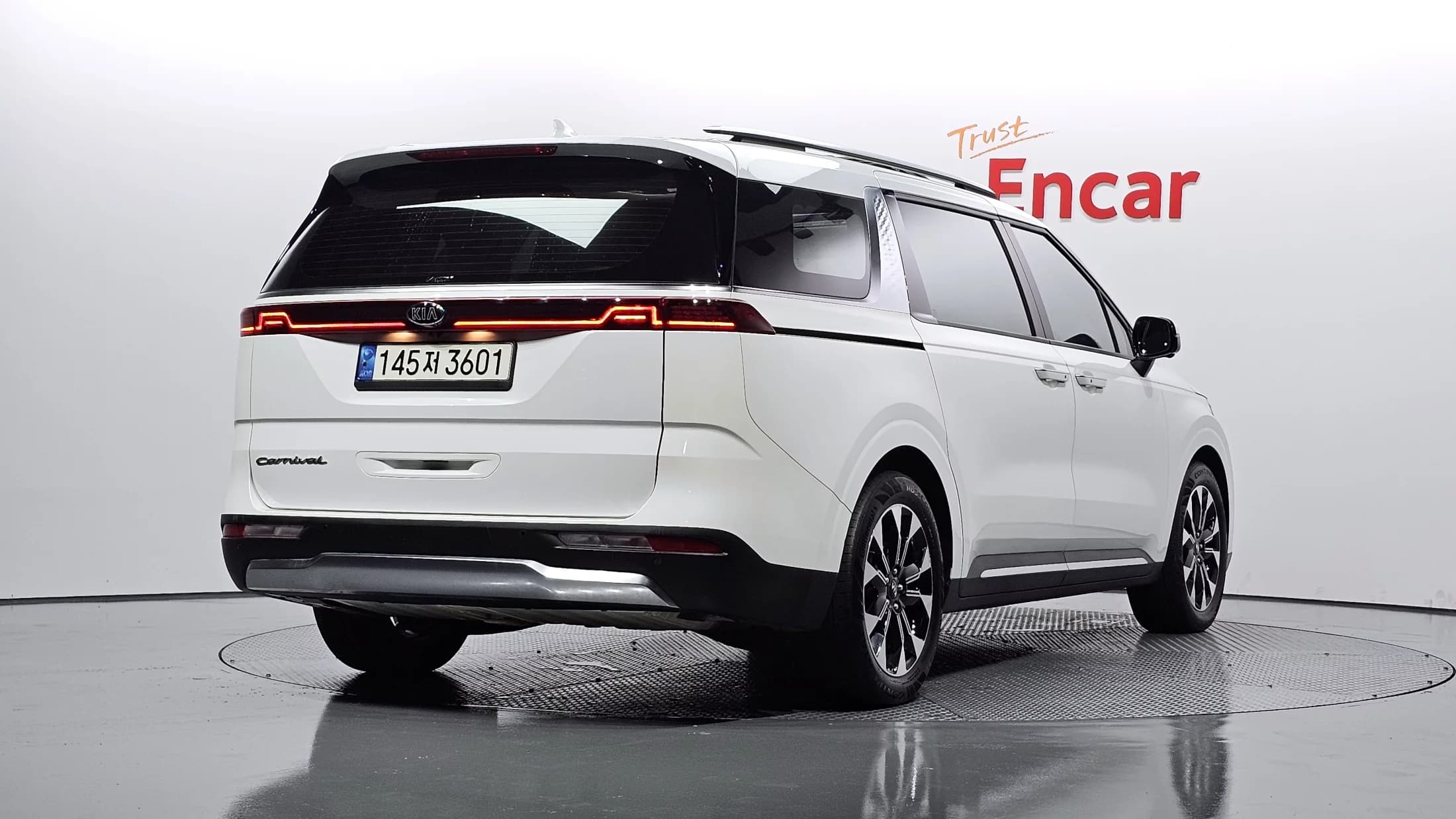 Kia Carnival Gasoline 9-Seater Signature, 2021 г. 37428 км. — фото 2