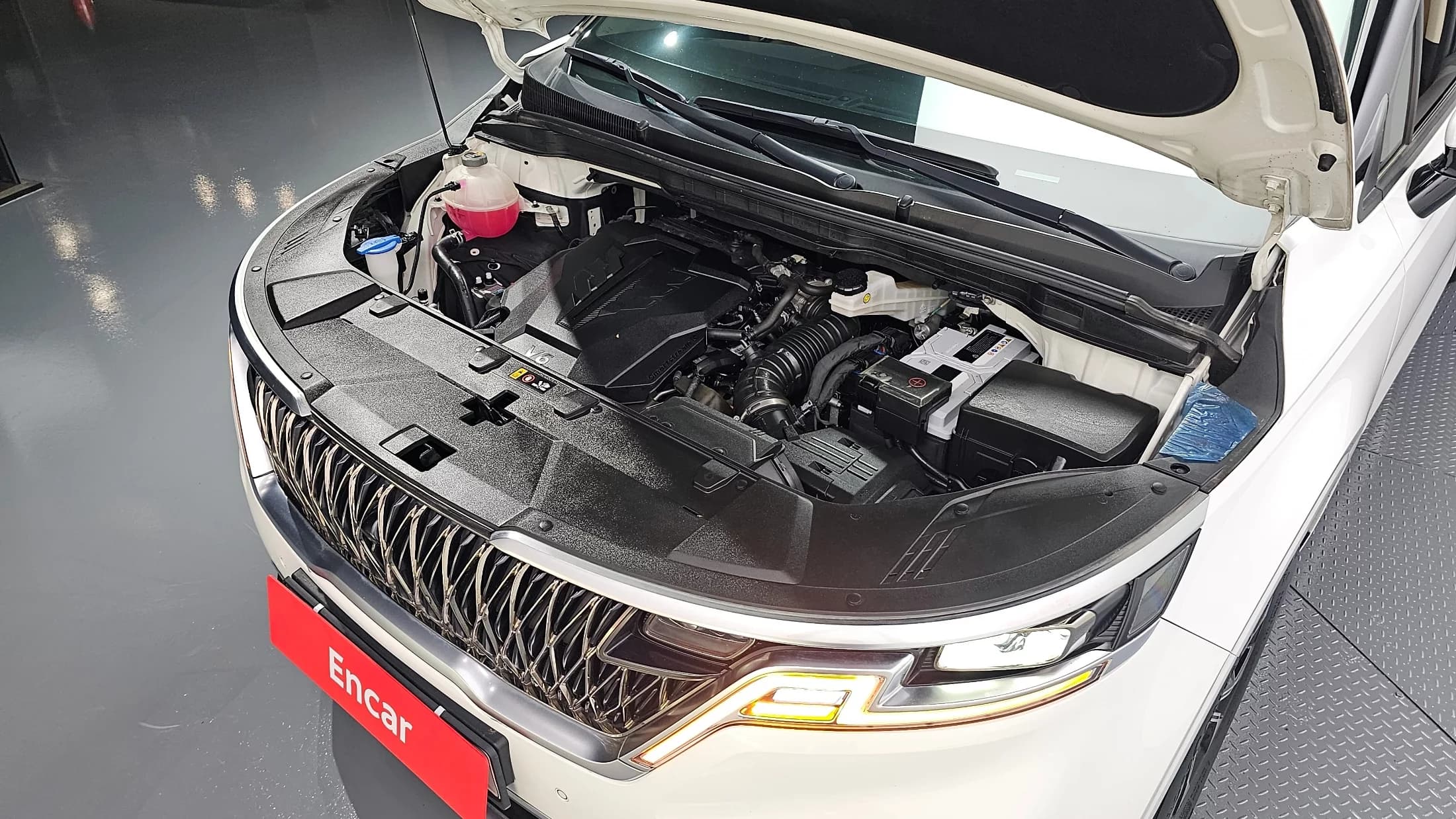 Kia Carnival Gasoline 9-Seater Signature, 2021 г. 37428 км. — фото 6