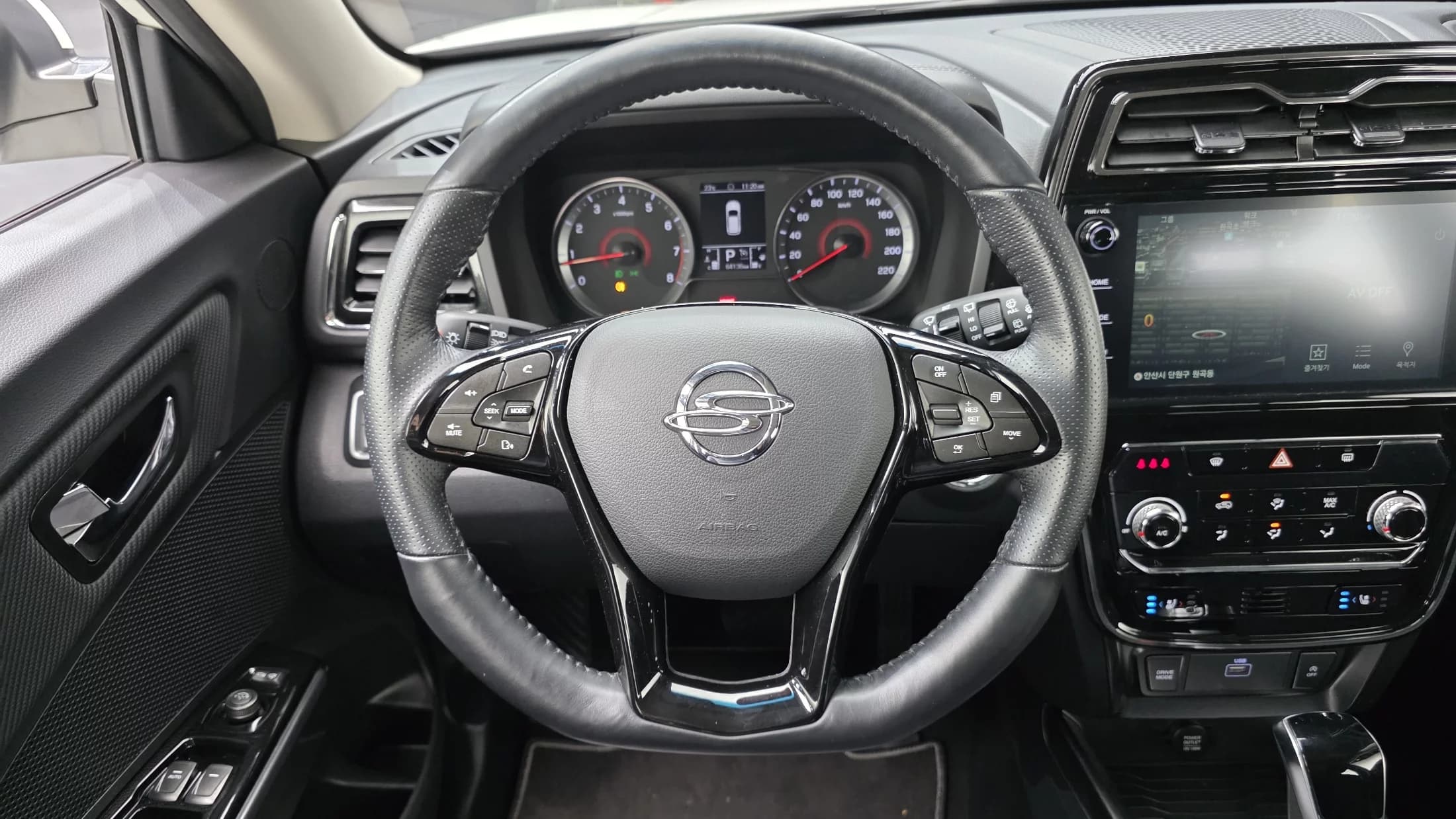SsangYong TIBOLI Gasoline 1.5 2WD V3, 2021 г. 64175 км. — фото 13
