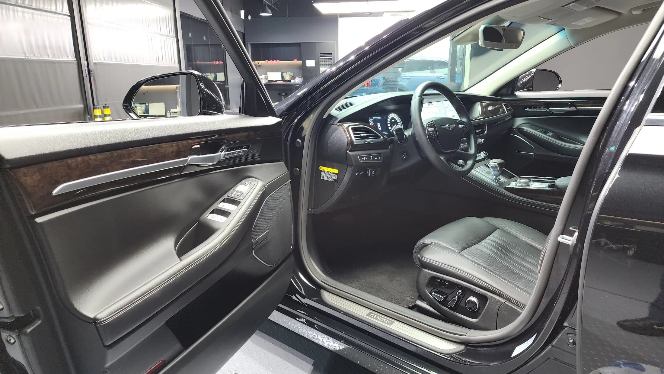 Genesis G90 3.8 AWD Luxury, 2021 г. 63791 км. — фото 10