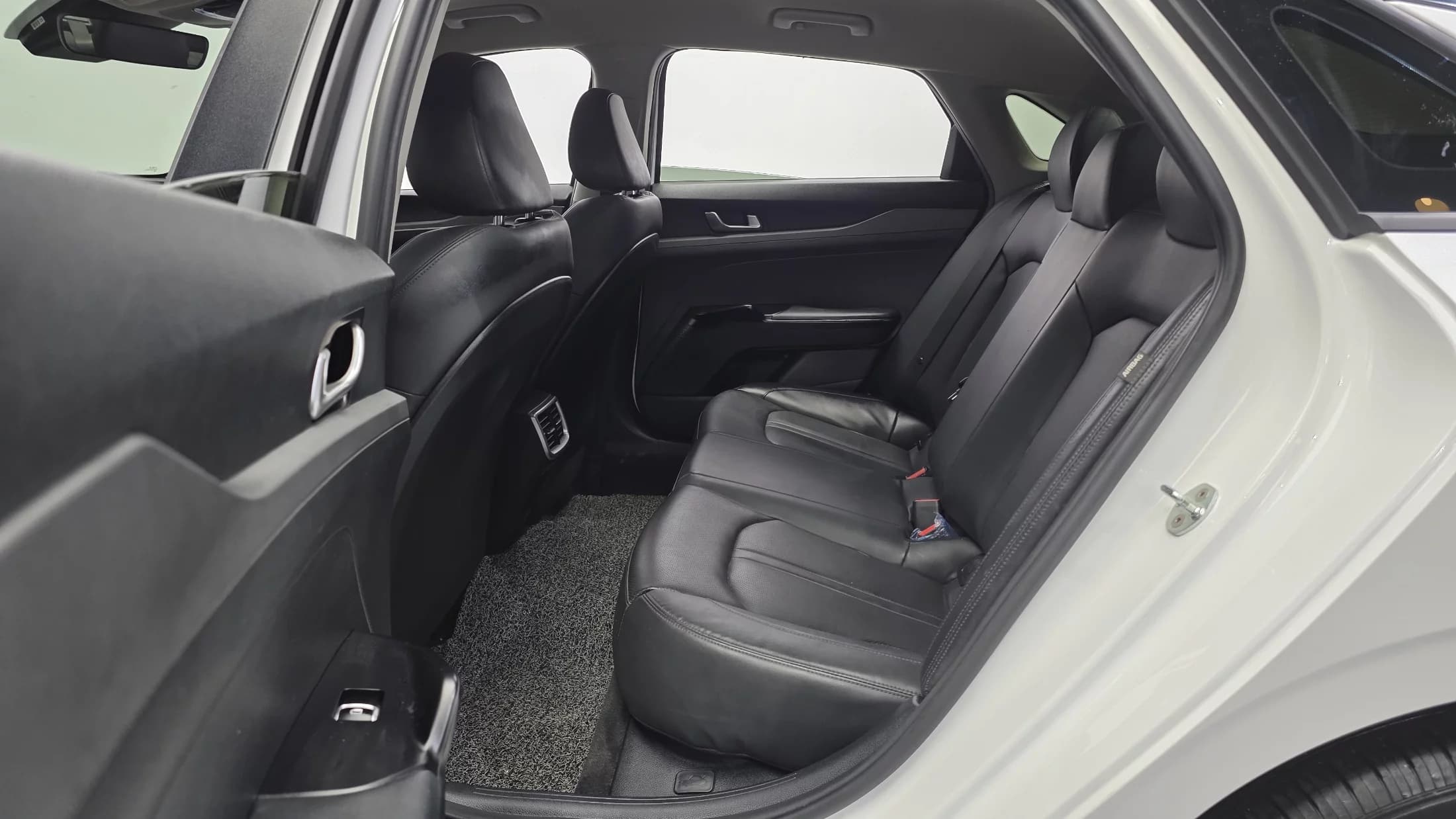 Kia K5 (Киа Оптима) 2.0 LPI(Renter car) Strandard, 2022 г. 86676 км. — фото 13