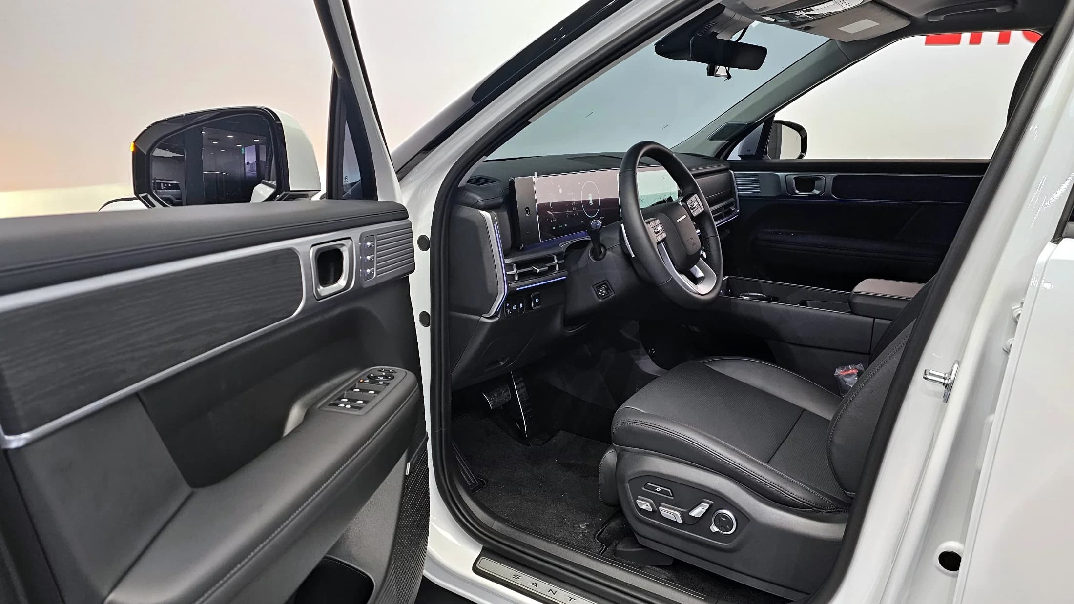 Hyundai Santa Fe HEV 1.6 2WD Prestige, гибрид, 2024 г. 482 км. — фото 11