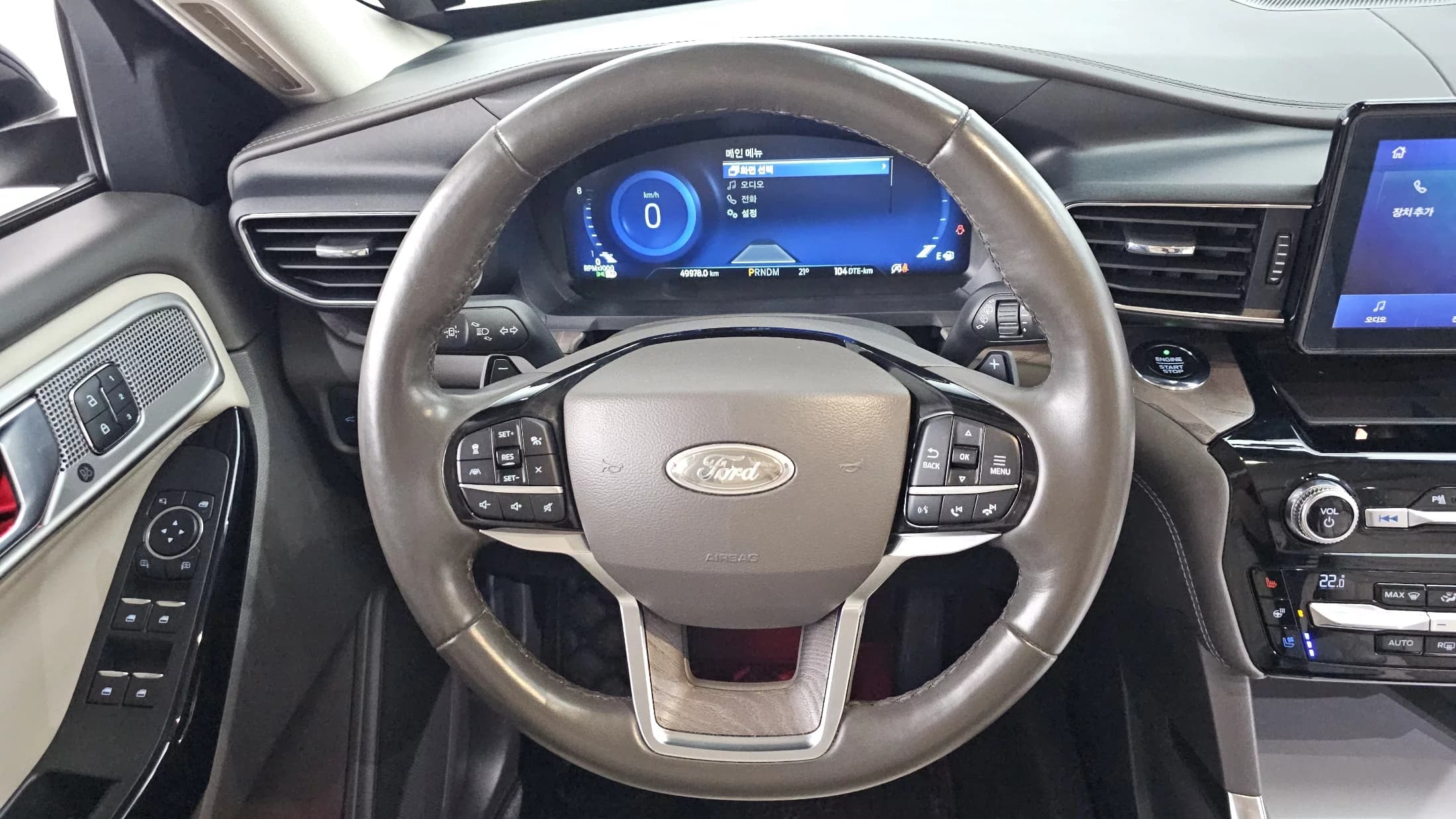 Ford EXPLORER 3.0 Platinum 4WD, 2021 г. 50034 км. — фото 13