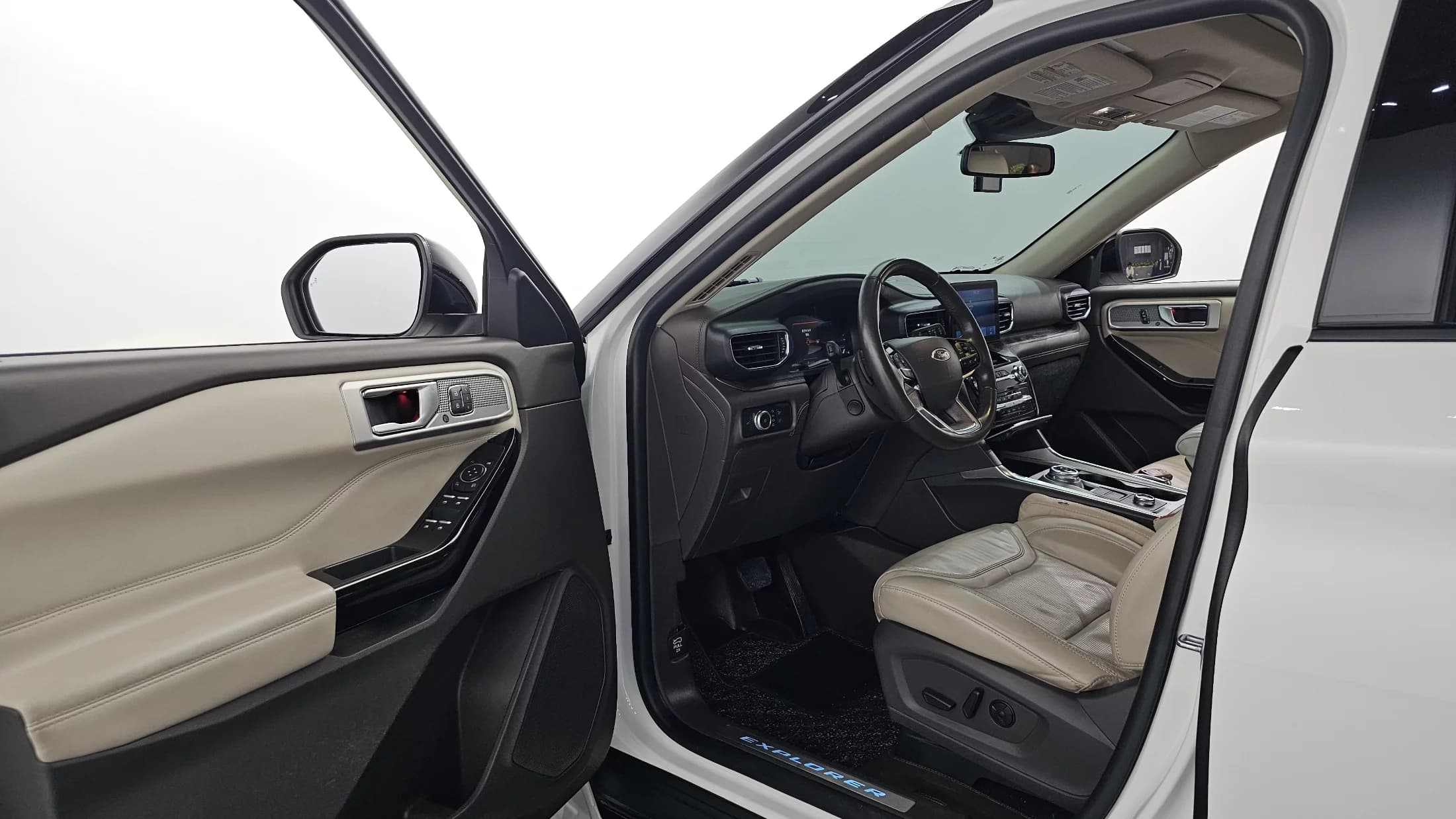 Ford EXPLORER 3.0 Platinum 4WD, 2021 г. 50034 км. — фото 10